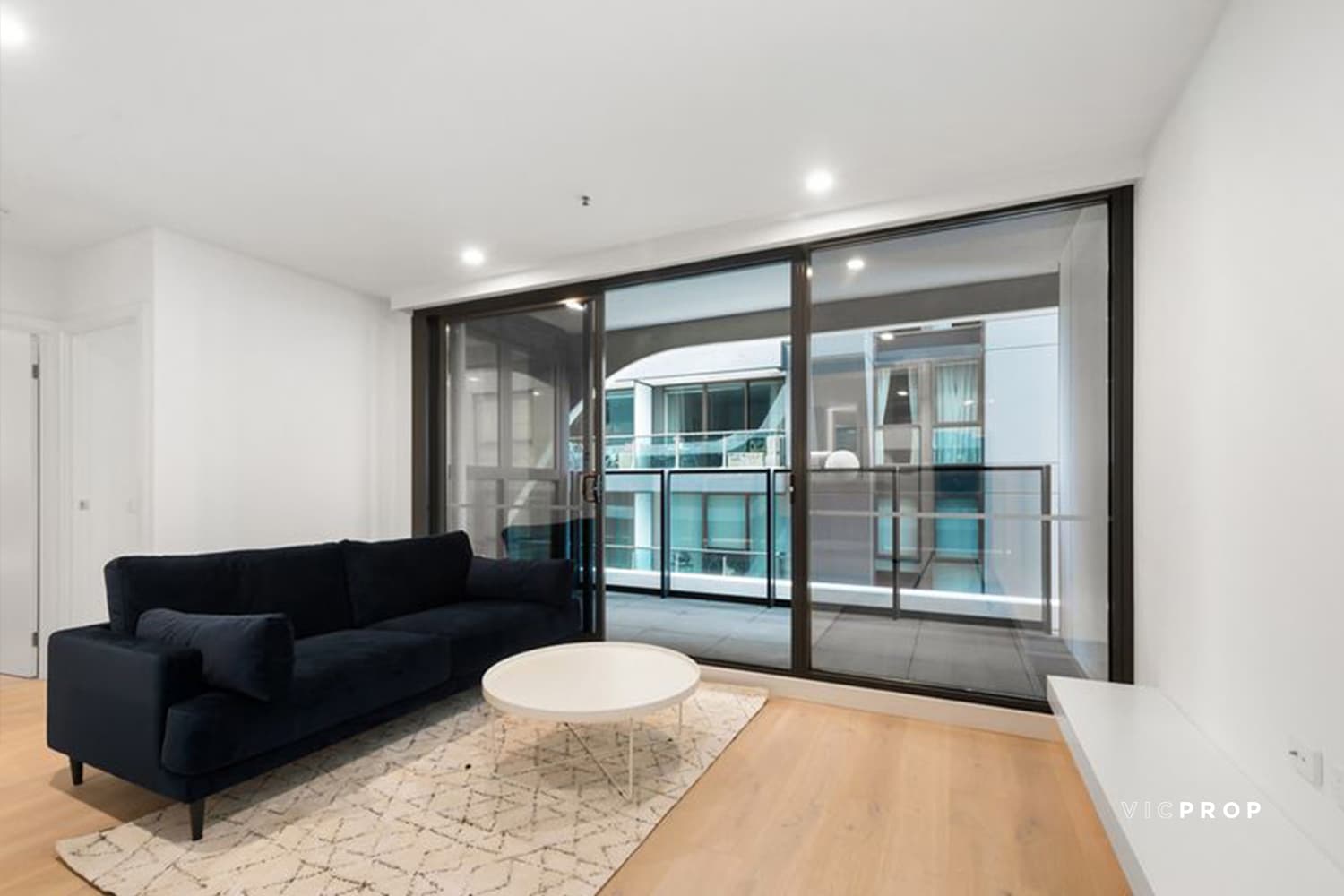 1006/478 St Kilda Road, Melbourne - Image 1