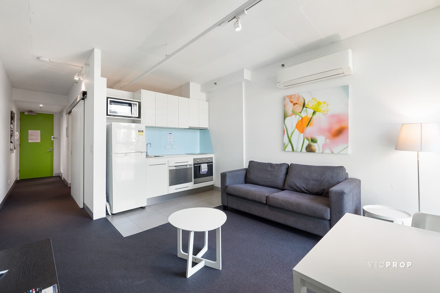 706B/198 Harbour Esplanade, Docklands - Thumbnail 2