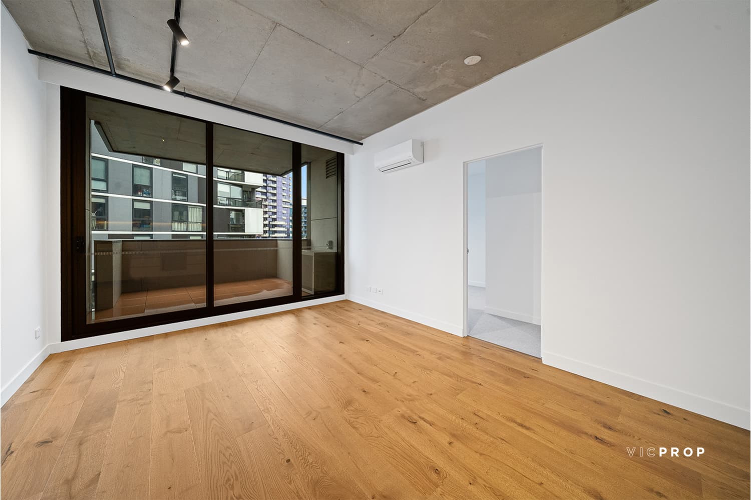 1502/375-381 Docklands Drive, Docklands - Thumbnail 2