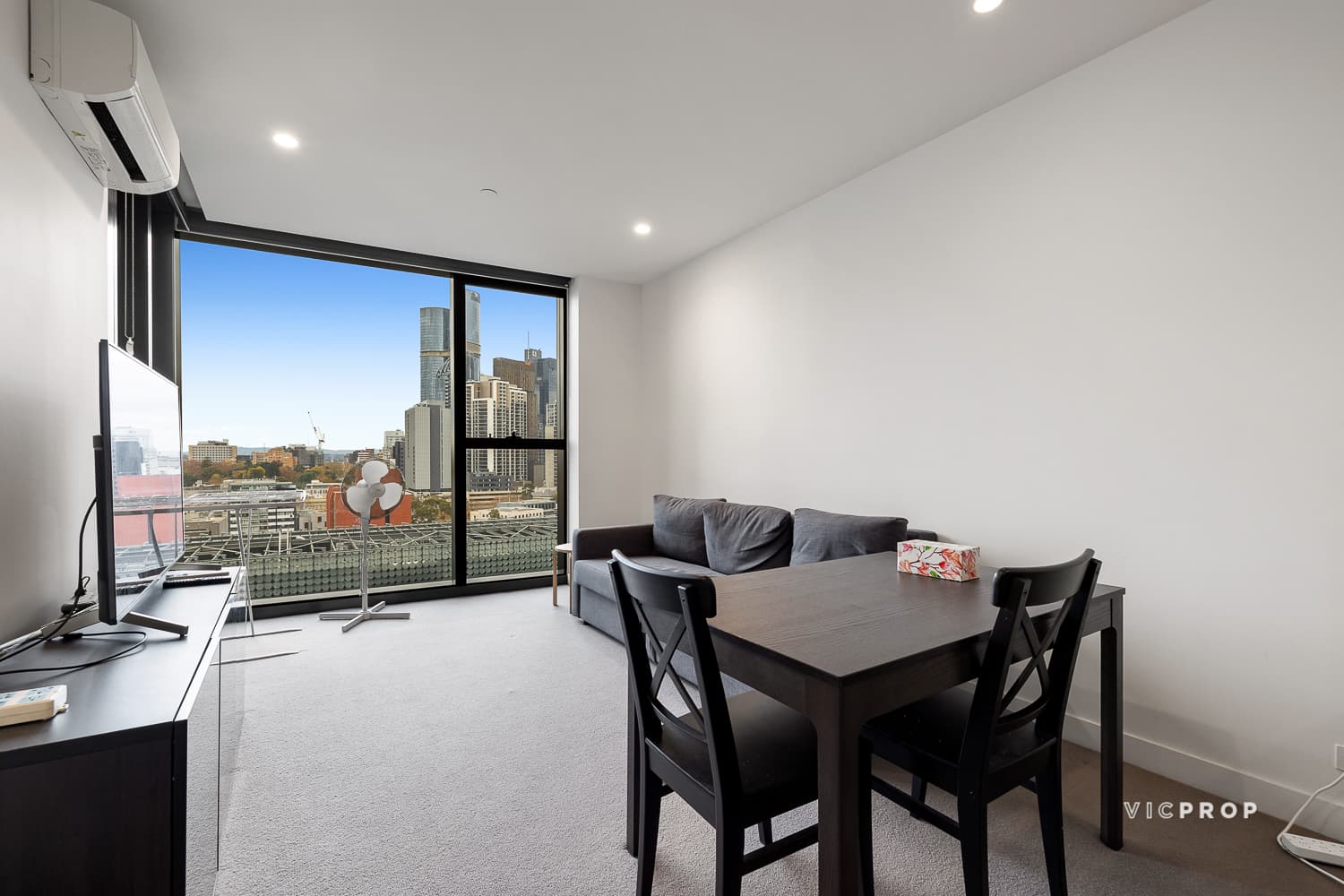 1217/160 Victoria Street, Carlton - Thumbnail 4