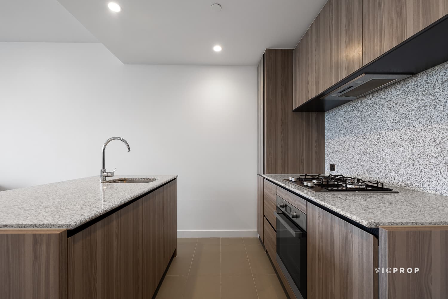1217/160 Victoria Street, Carlton - Thumbnail 2