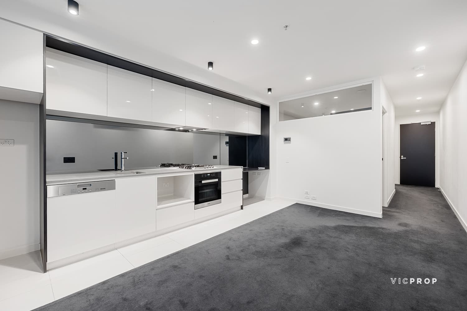 710/3 Yarra Street, South Yarra - Thumbnail 2