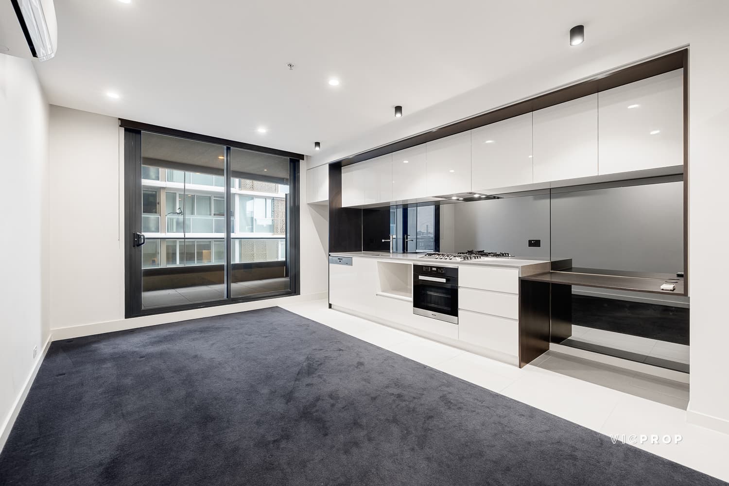 710/3 Yarra Street, South Yarra - Image 1