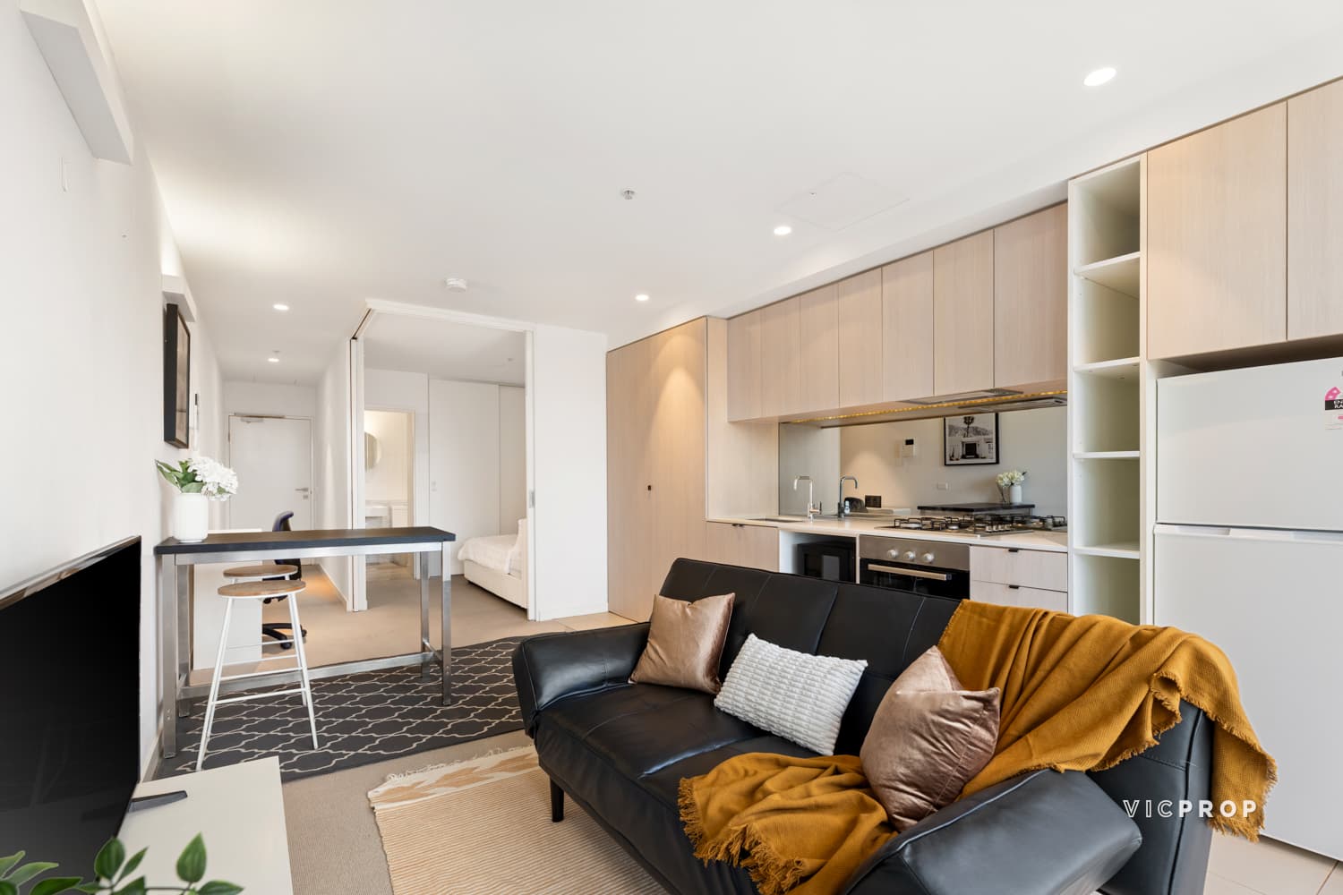 706/589 Elizabeth Street, Melbourne - Thumbnail 2