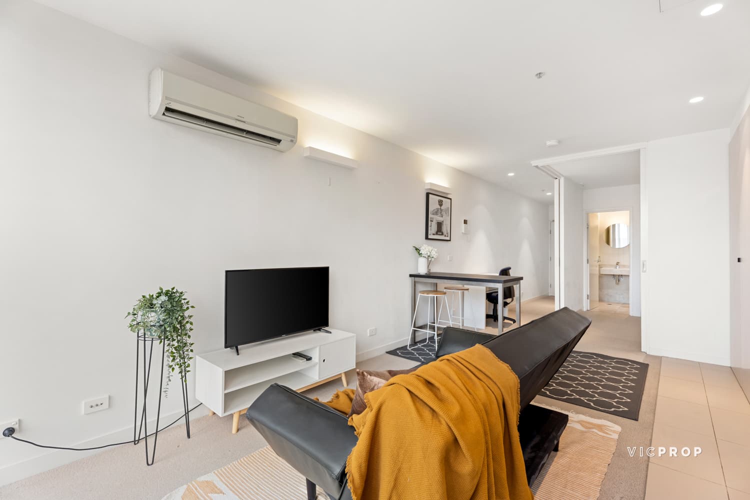 706/589 Elizabeth Street, Melbourne - Thumbnail 3