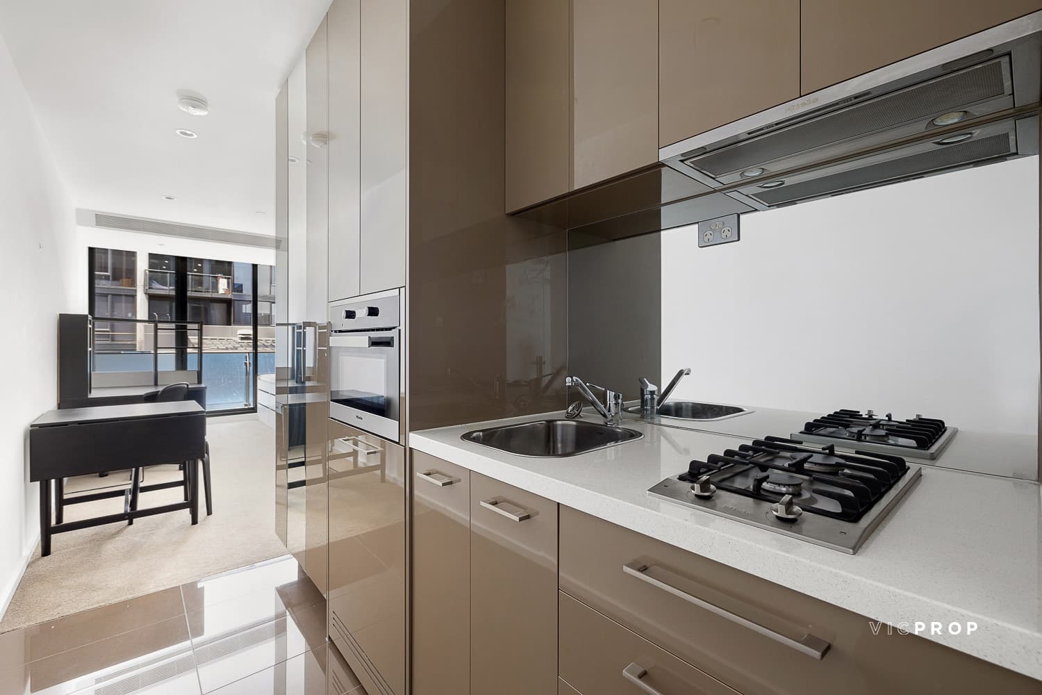 712/1 Balston Street, Southbank - Thumbnail 3