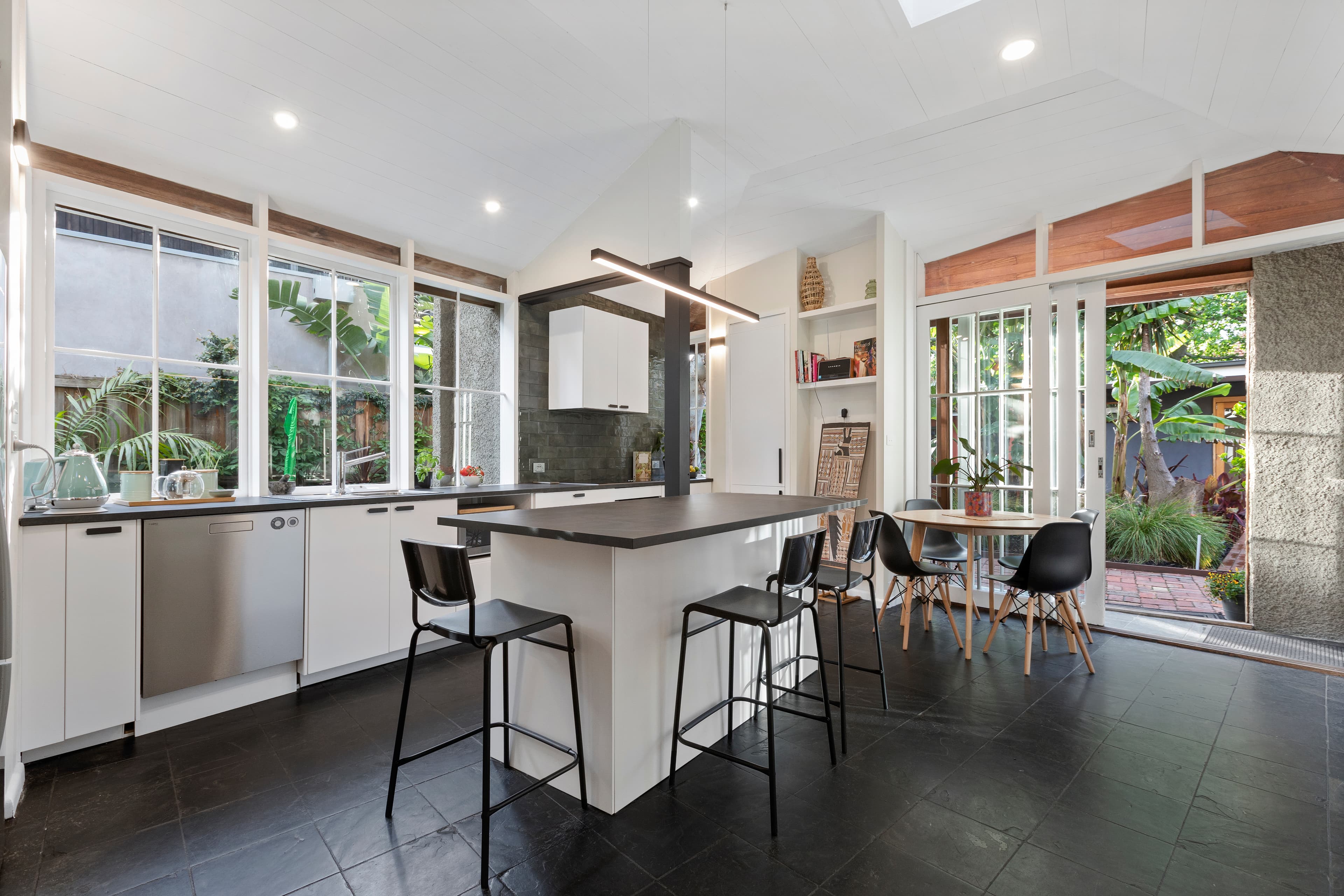 5 Walter Street, PORT MELBOURNE, VIC, Port Melbourne - Thumbnail 2