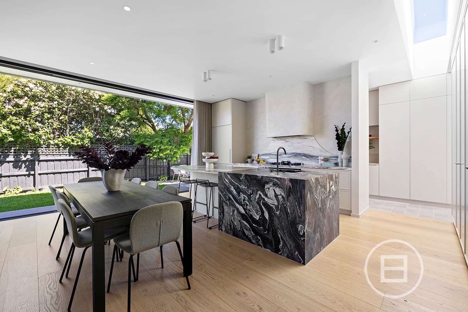 2 Almond Street, CAULFIELD SOUTH, VIC, Caulfield South - Thumbnail 2