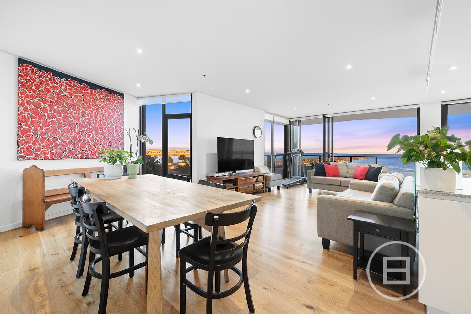 206/155 Beach Street, PORT MELBOURNE, VIC, Port Melbourne - Thumbnail 2