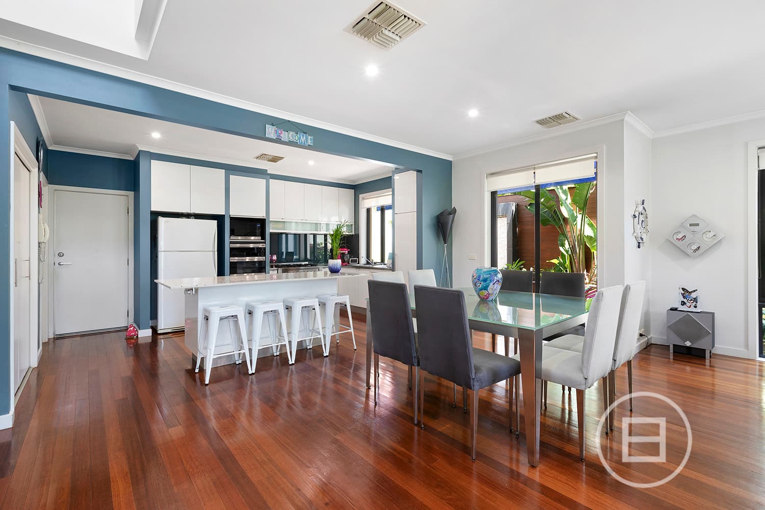 72 The Crescent, PORT MELBOURNE, VIC, Port Melbourne - Thumbnail 2