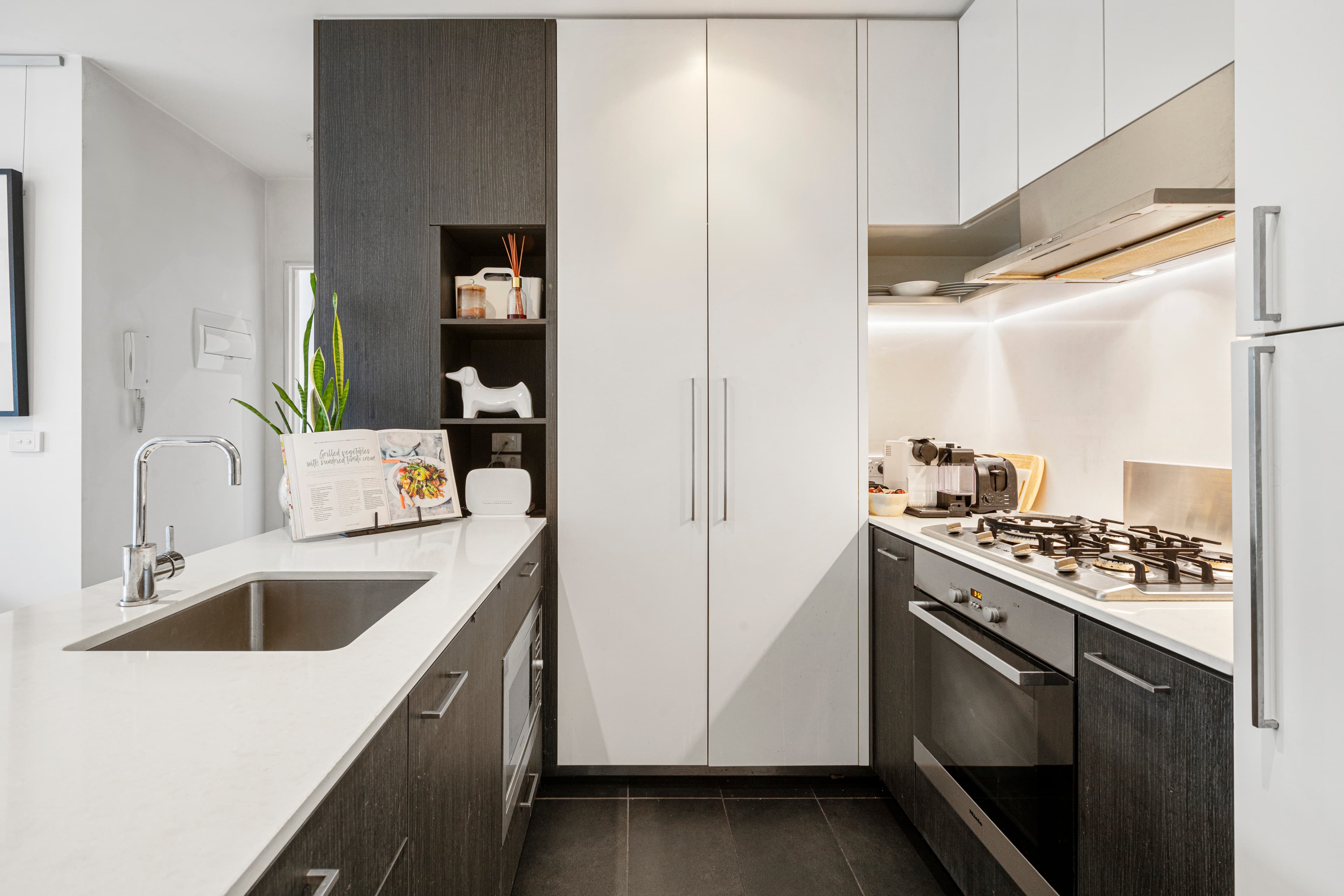 102/57 Toorak Road, SOUTH YARRA, VIC, South Yarra - Thumbnail 4