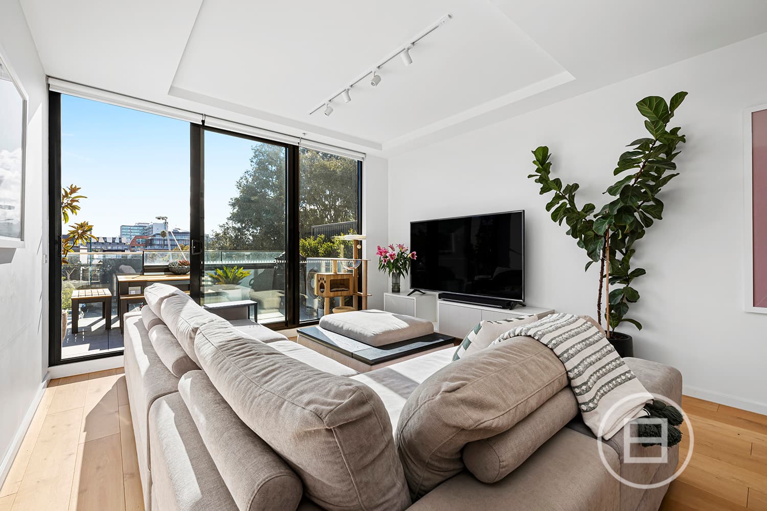 204/8 James Street, WINDSOR, VIC, Windsor - Thumbnail 2