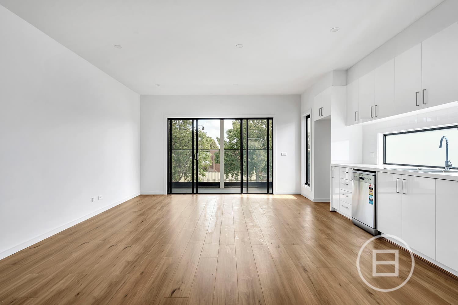 2/10 Gibb Street, MAIDSTONE, VIC, Maidstone - Thumbnail 2