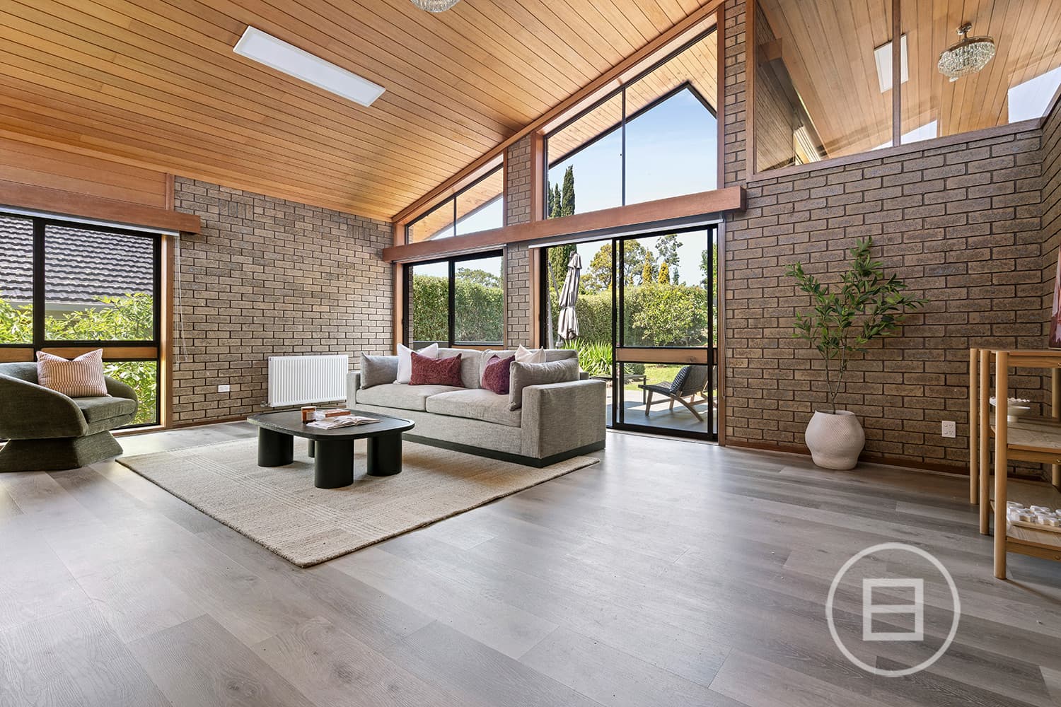 19 Surrey Drive, KEILOR EAST, VIC, Keilor East - Thumbnail 5
