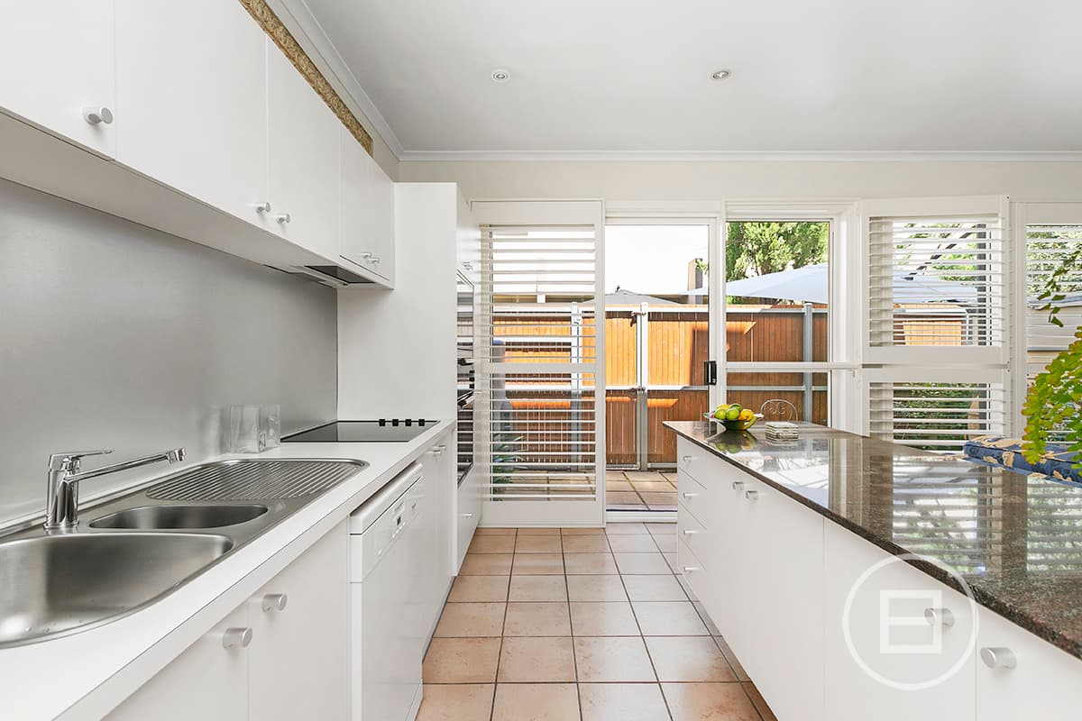 300 Canterbury Road, ST KILDA WEST, VIC, St Kilda West - Thumbnail 7