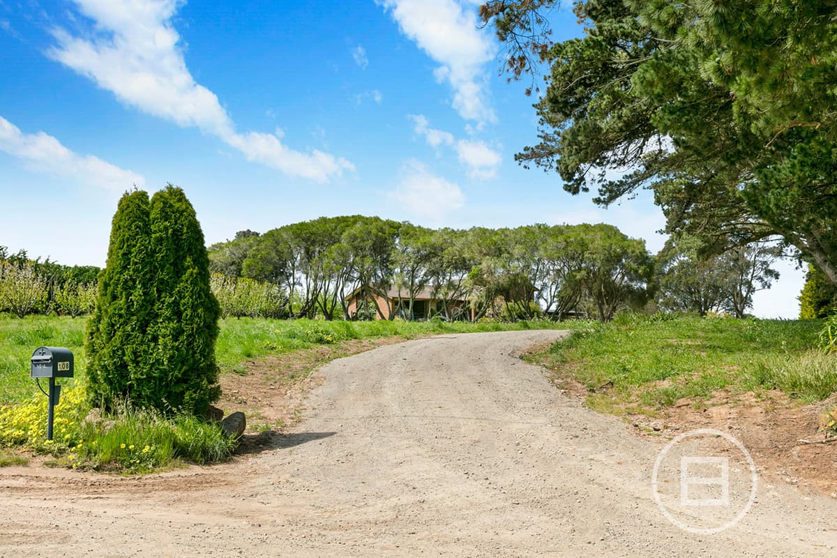 108 Donaldsons Road, RED HILL, VIC, Red Hill - Thumbnail 2