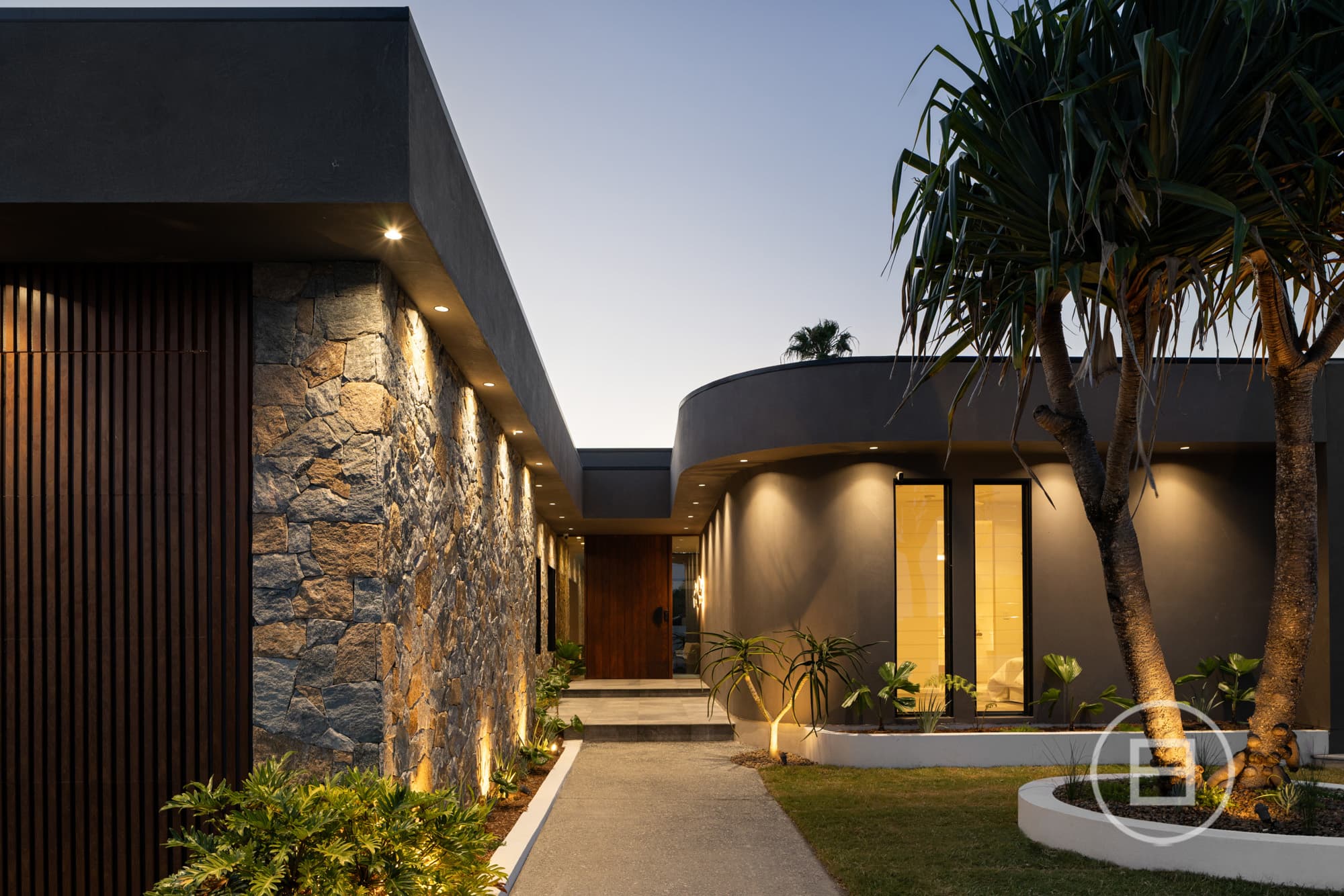 21 Chown Avenue, CURRUMBIN WATERS, QLD, Currumbin Waters - Thumbnail 2