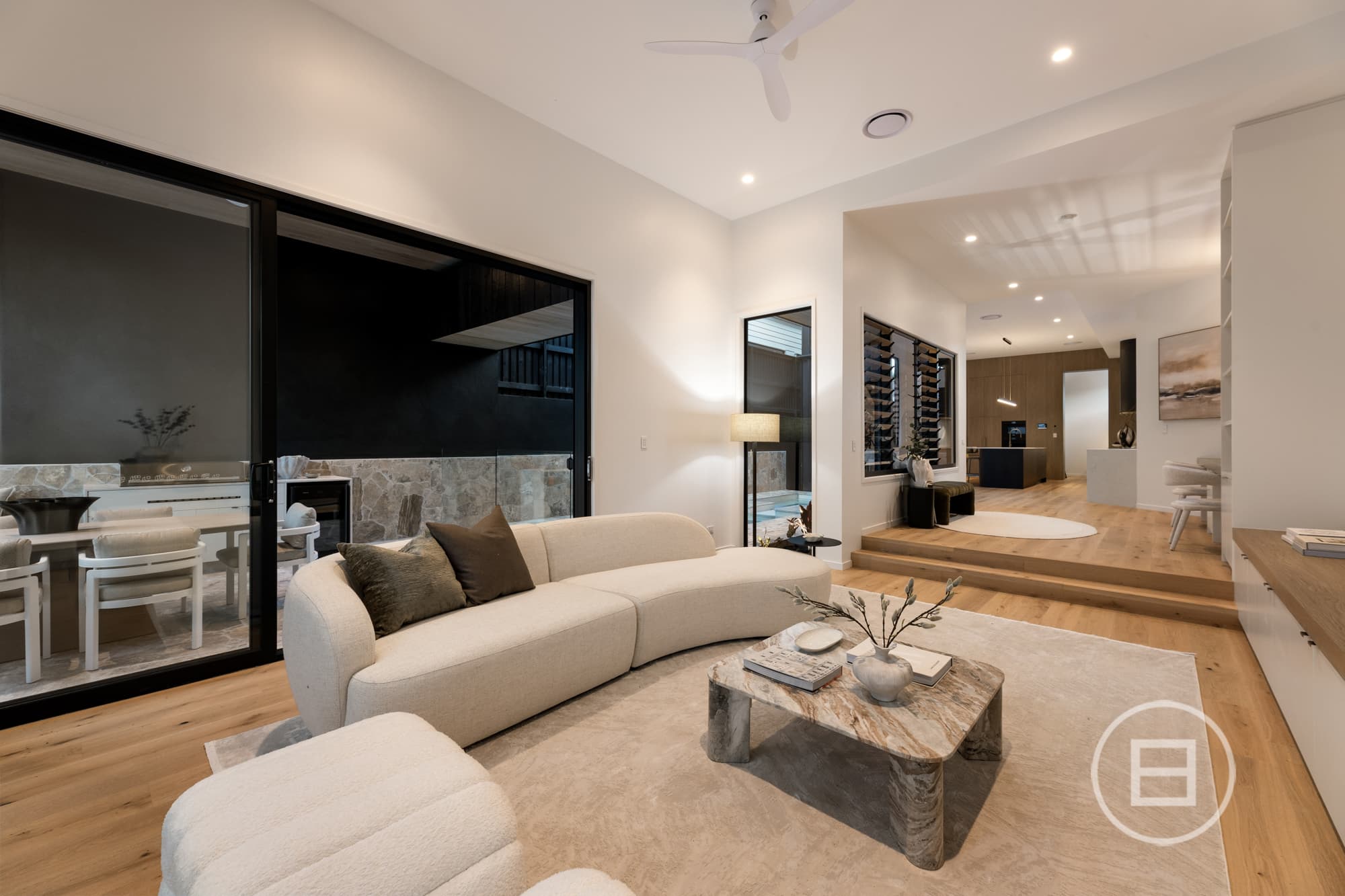 18 Outlook Crescent, BARDON, QLD, Bardon - Thumbnail 2
