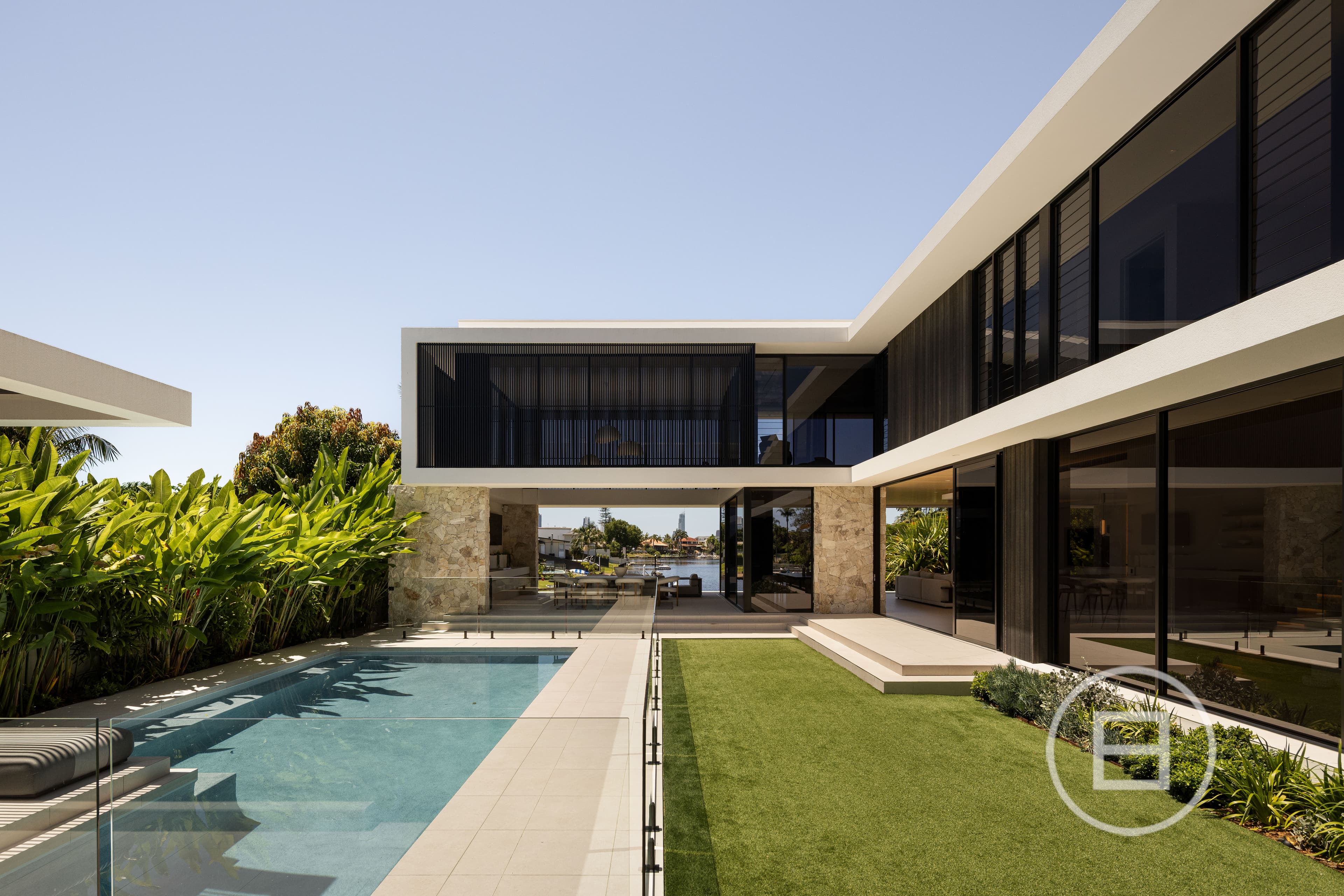 744 Nerang   Broadbeach Road, CARRARA, QLD, Carrara - Thumbnail 2