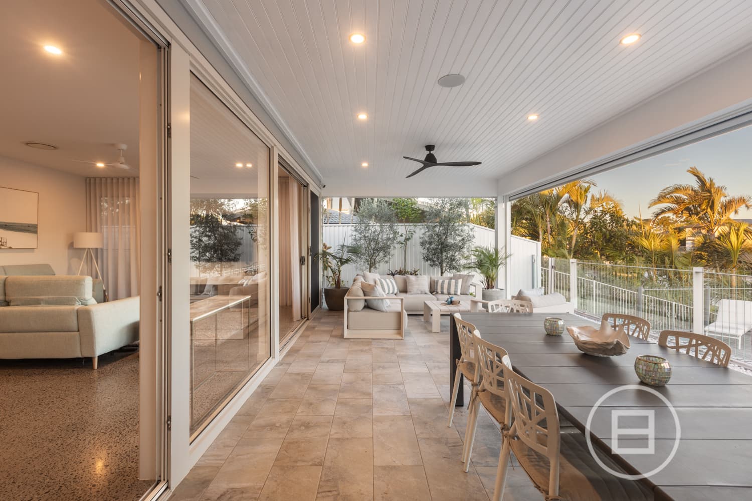 16 Coobowie Street, BROADBEACH WATERS, QLD, Broadbeach Waters - Thumbnail 5