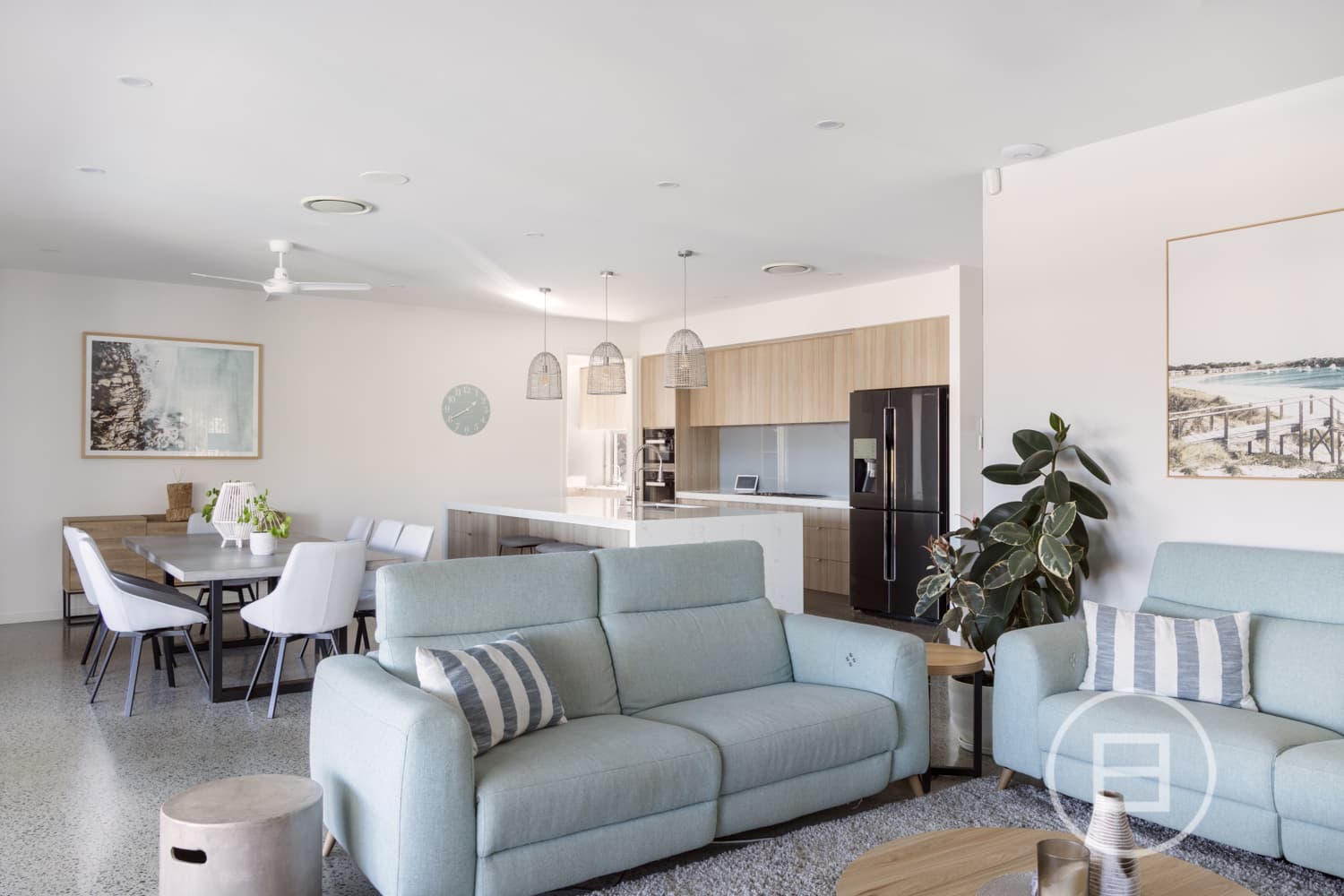 16 Coobowie Street, BROADBEACH WATERS, QLD, Broadbeach Waters - Thumbnail 4