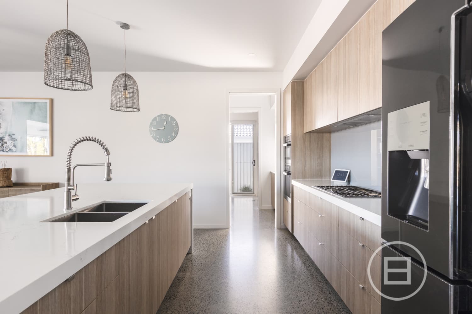 16 Coobowie Street, BROADBEACH WATERS, QLD, Broadbeach Waters - Thumbnail 3