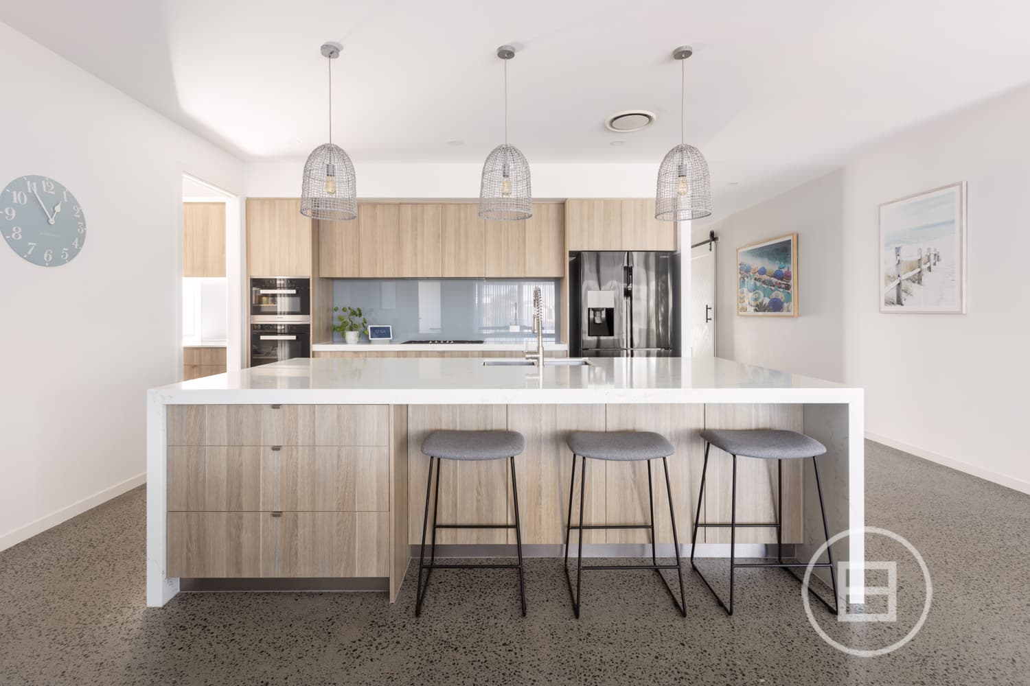 16 Coobowie Street, BROADBEACH WATERS, QLD, Broadbeach Waters - Thumbnail 2