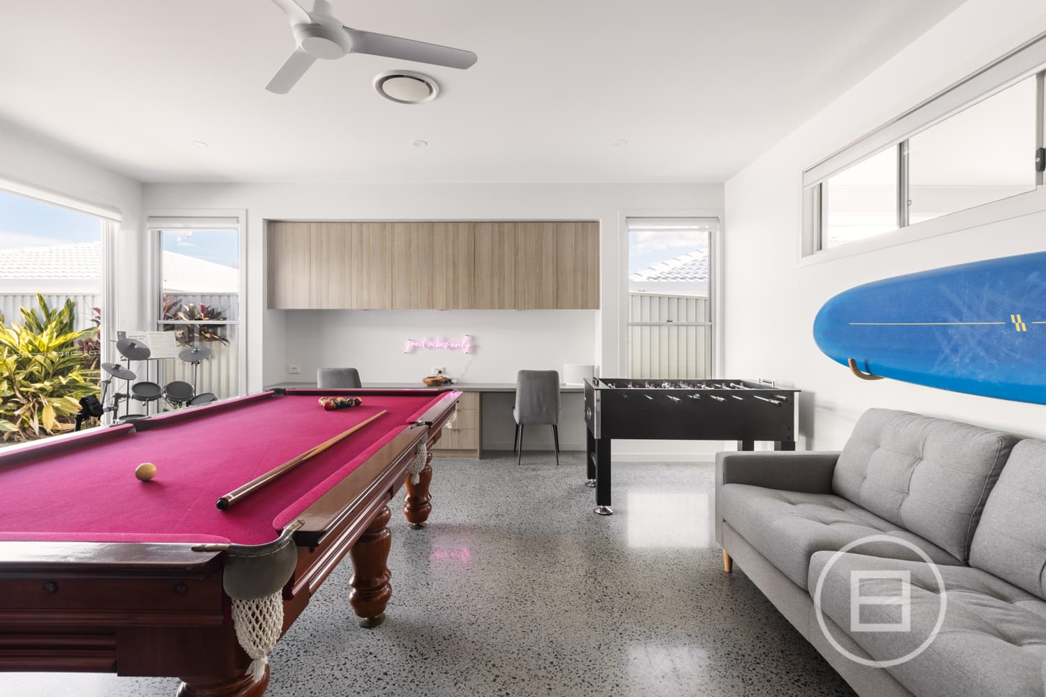 16 Coobowie Street, BROADBEACH WATERS, QLD, Broadbeach Waters - Thumbnail 8