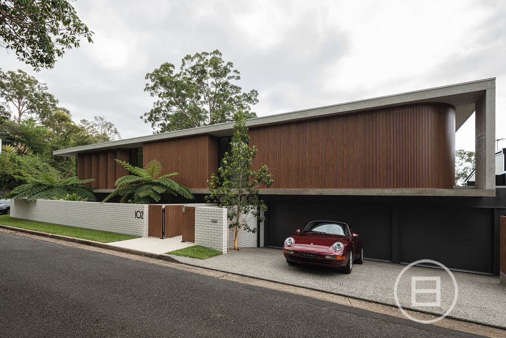 102 Outlook Crescent, BARDON, QLD, Bardon - Thumbnail 2