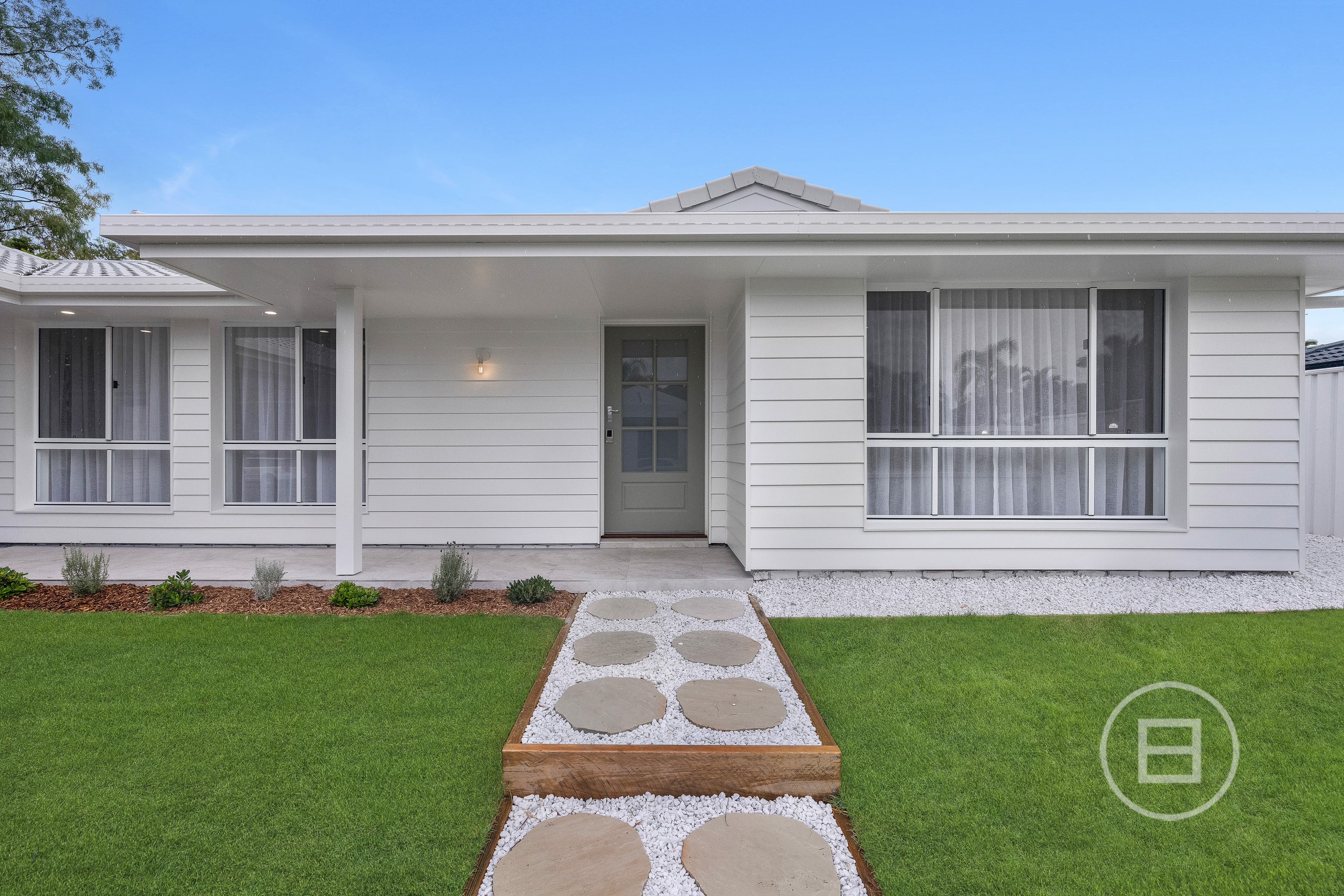161 Barrier Reef Drive, MERMAID WATERS, QLD, Mermaid Waters - Thumbnail 2