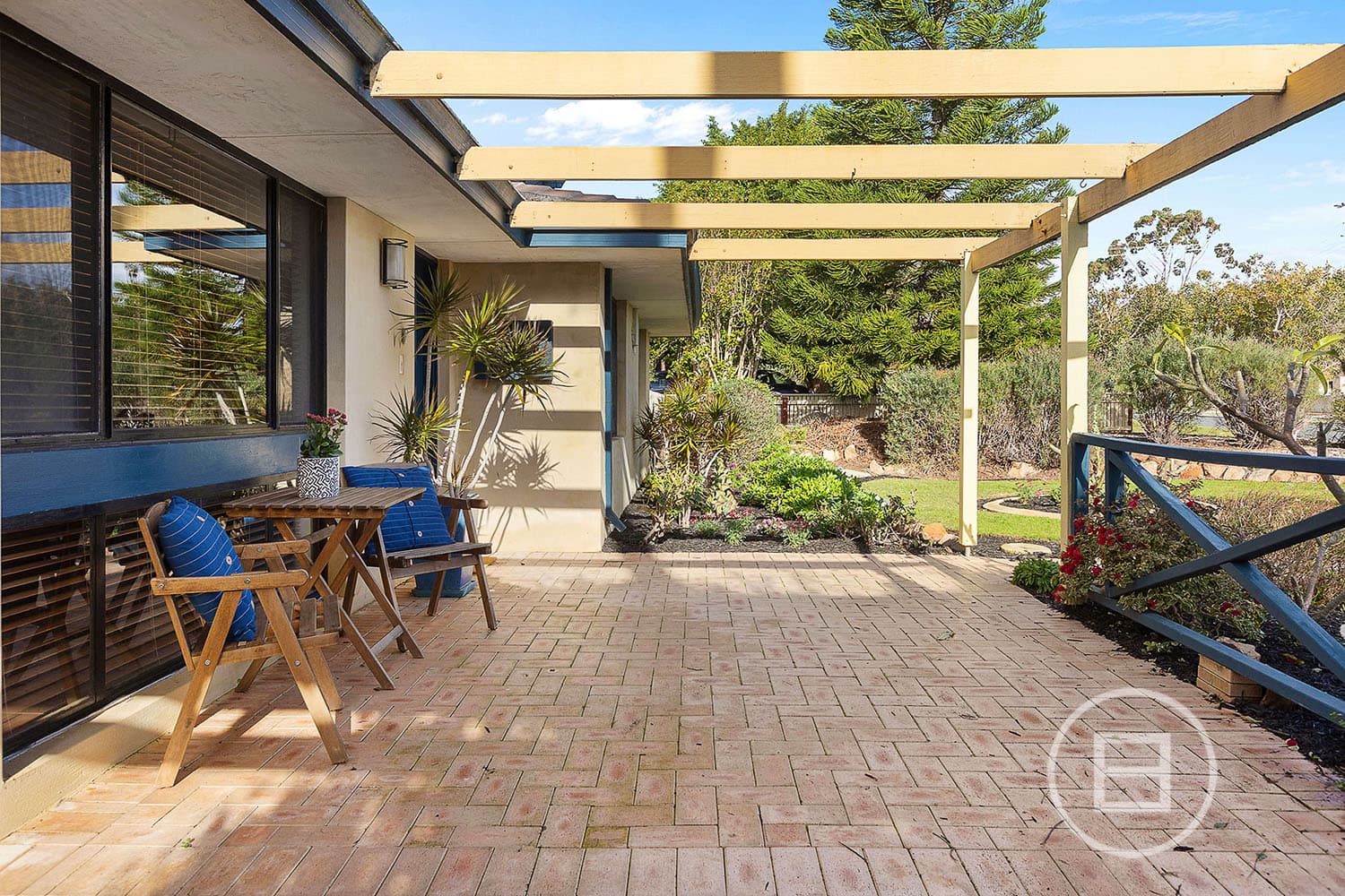 4 Manbari Crescent, WANNEROO, WA, Wanneroo - Thumbnail 3