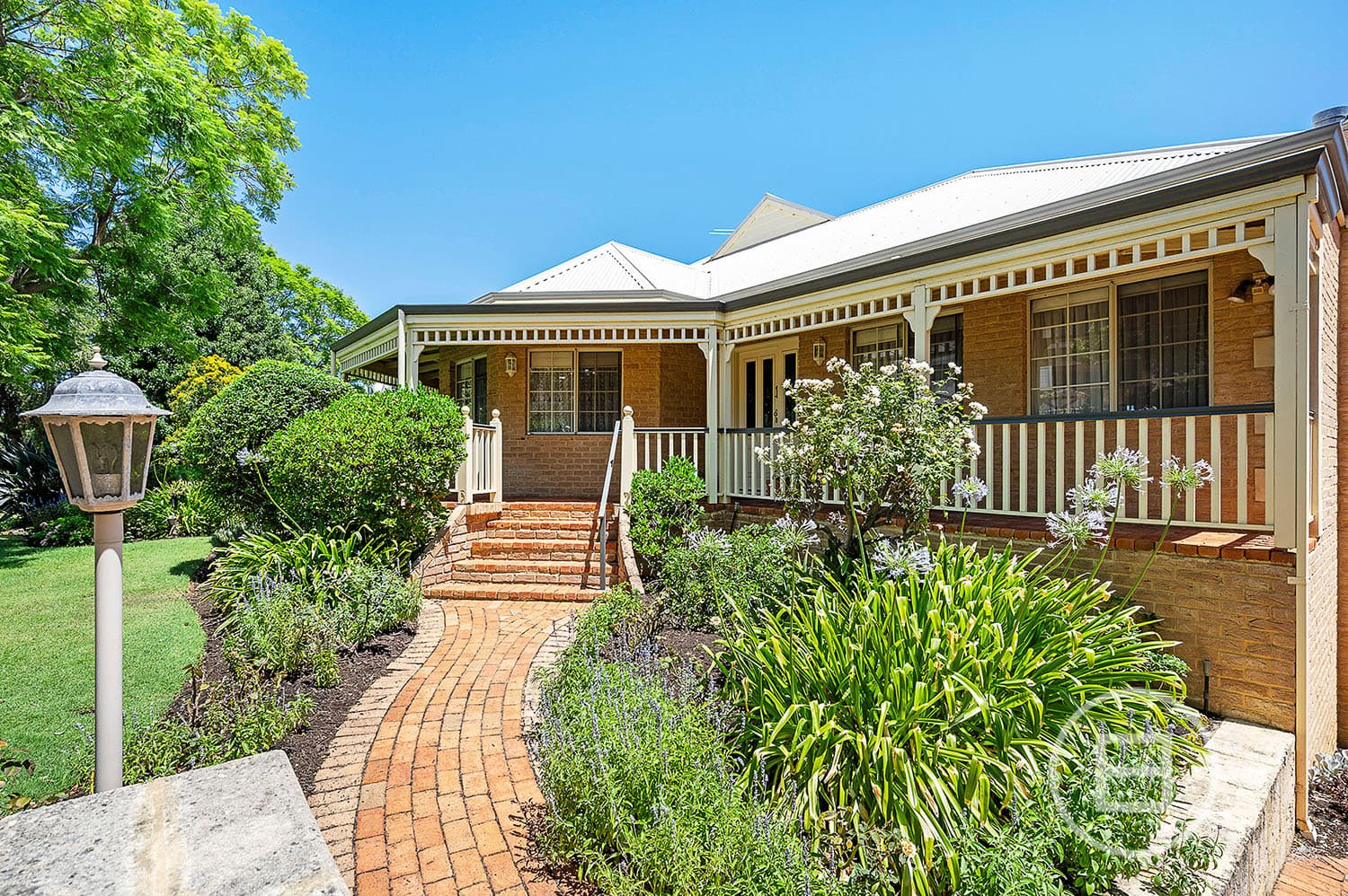 18 Rossmoyne Drive, ROSSMOYNE, WA, Rossmoyne - Thumbnail 2
