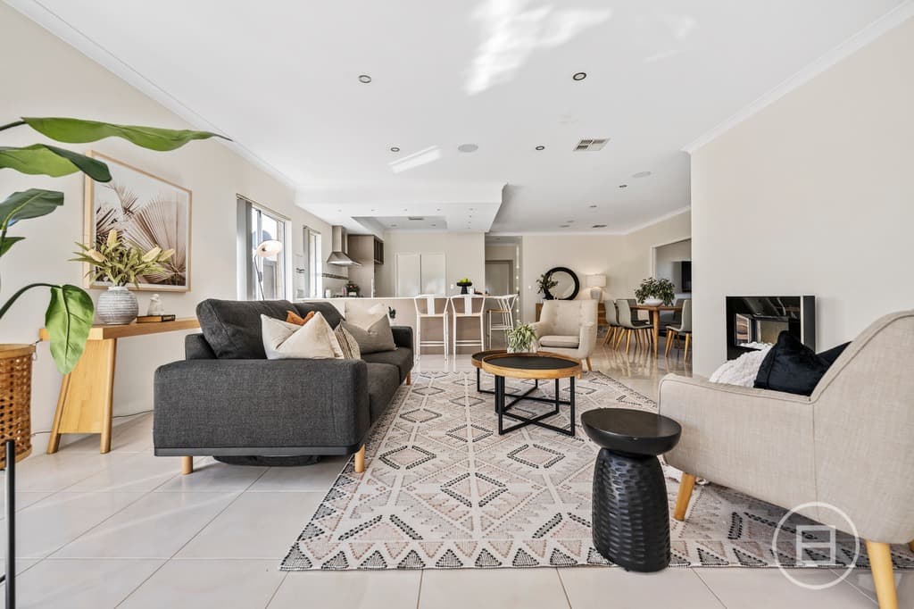 10 Arnside Bend, WAIKIKI, WA, Waikiki - Thumbnail 3