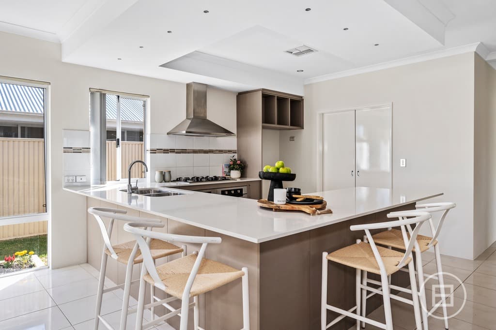 10 Arnside Bend, WAIKIKI, WA, Waikiki - Thumbnail 4