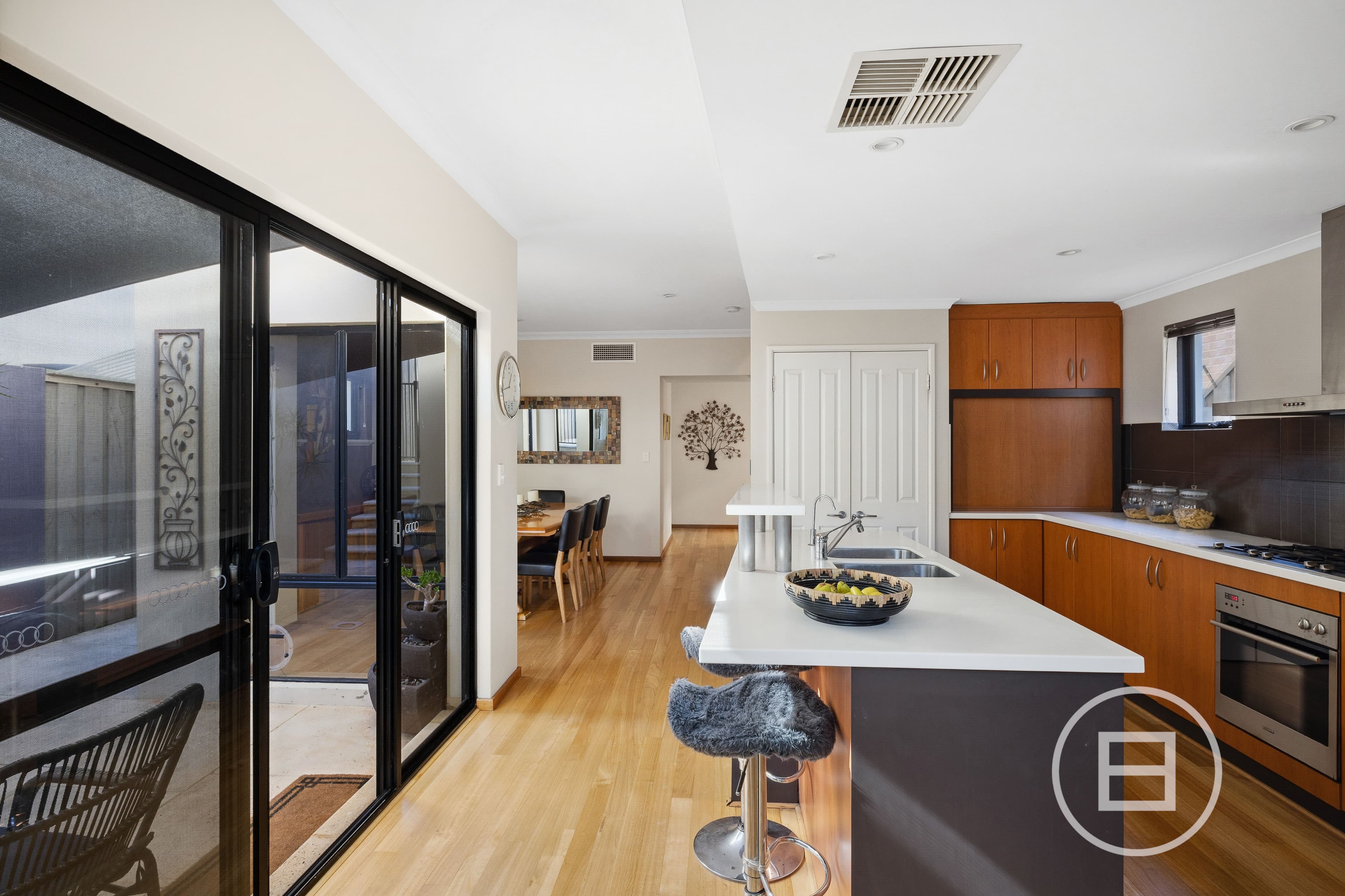 19 Edinboro Street, MOUNT HAWTHORN, WA, Mount Hawthorn - Thumbnail 3
