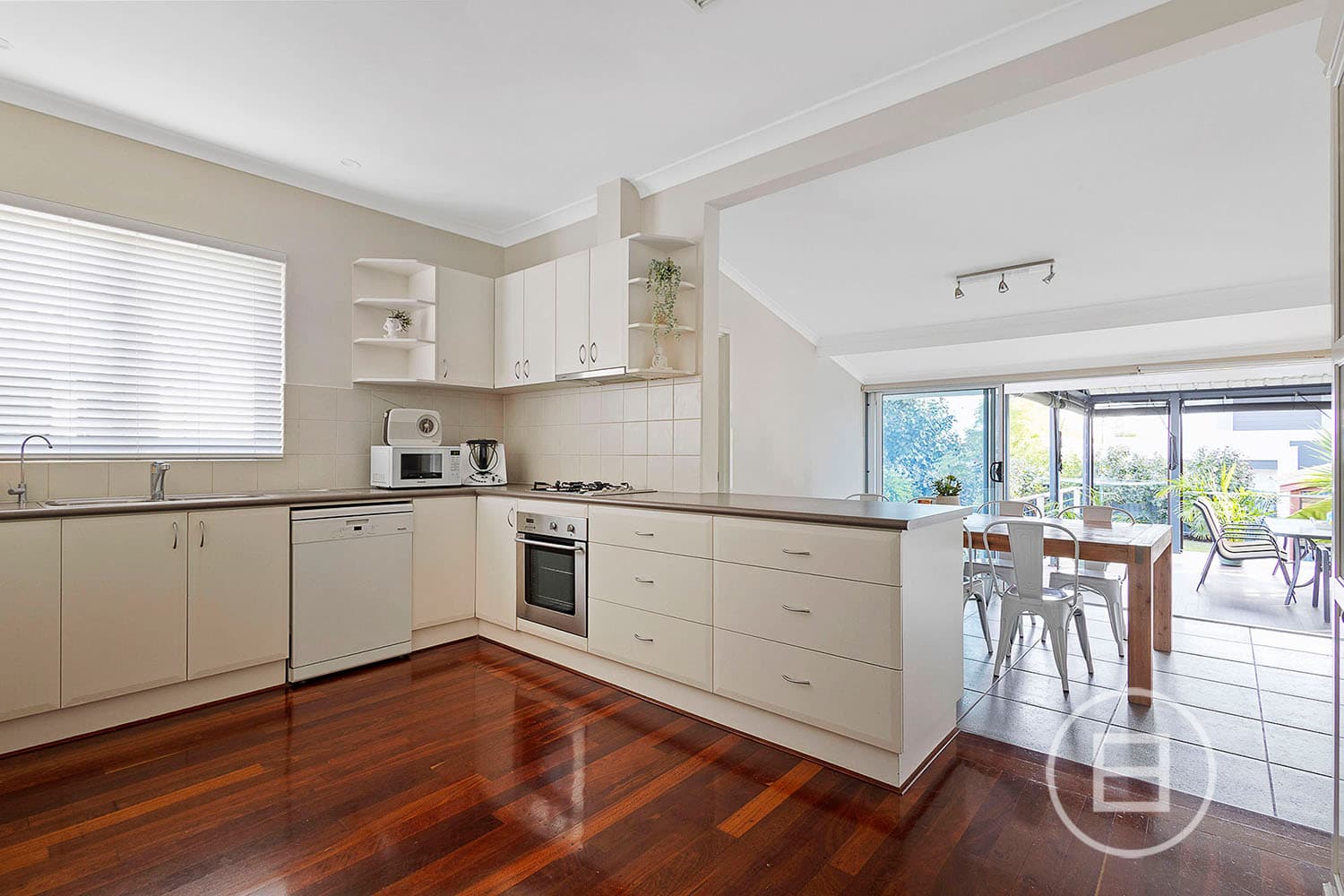 127 Coogee Street, MOUNT HAWTHORN, WA, Mount Hawthorn - Thumbnail 5