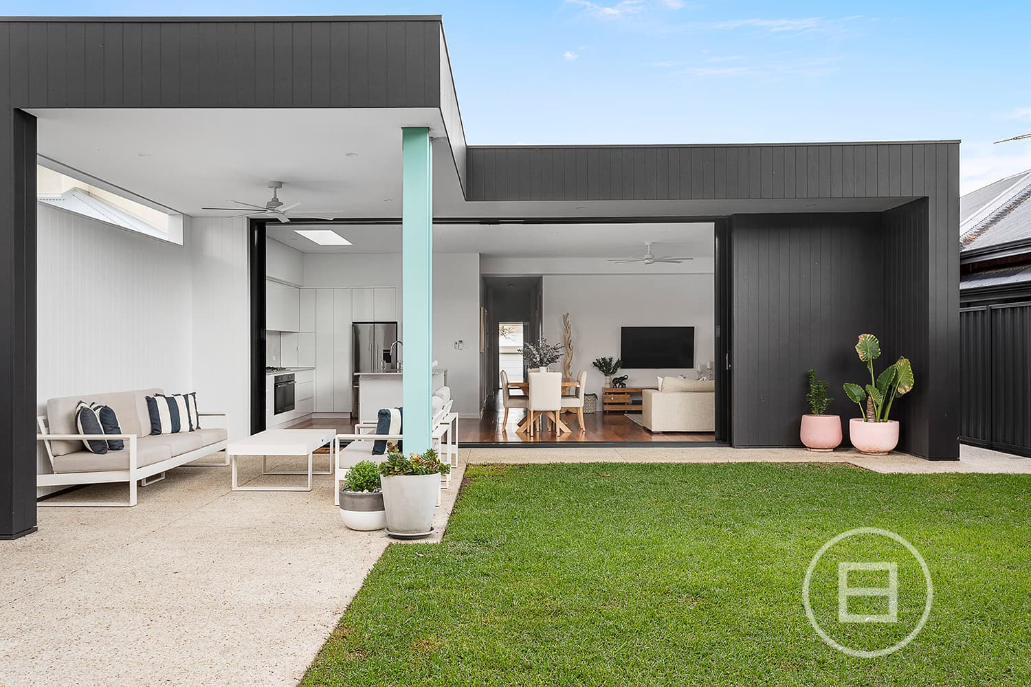 26 Milton Street, MOUNT HAWTHORN, WA, Mount Hawthorn - Thumbnail 2