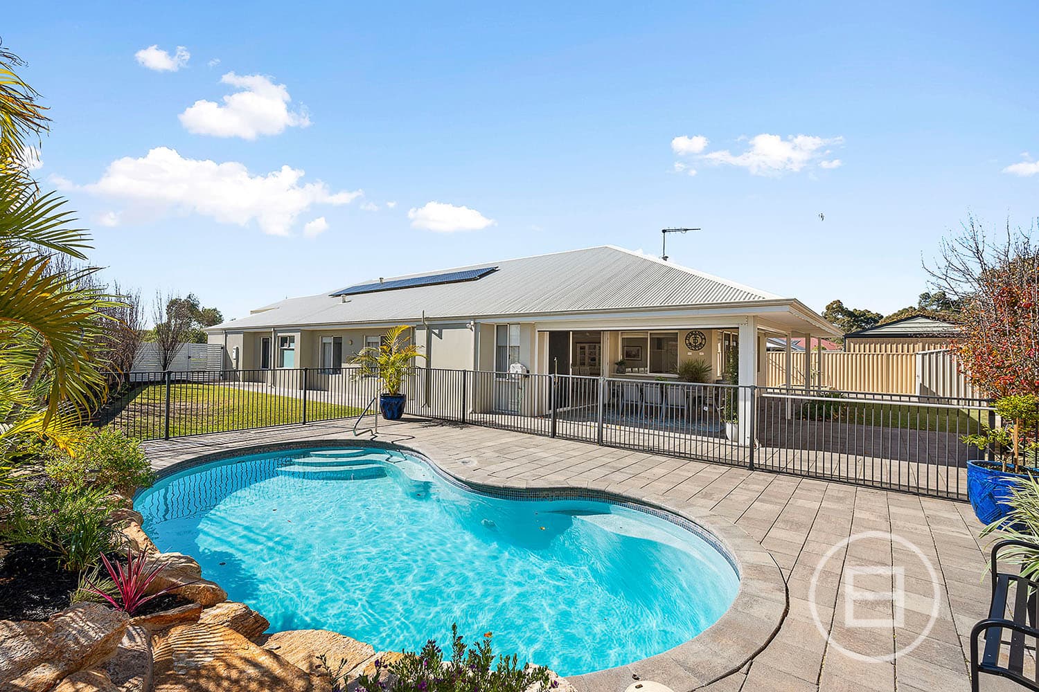 10 Cranwood Crescent, VIVEASH, WA, Viveash - Thumbnail 2