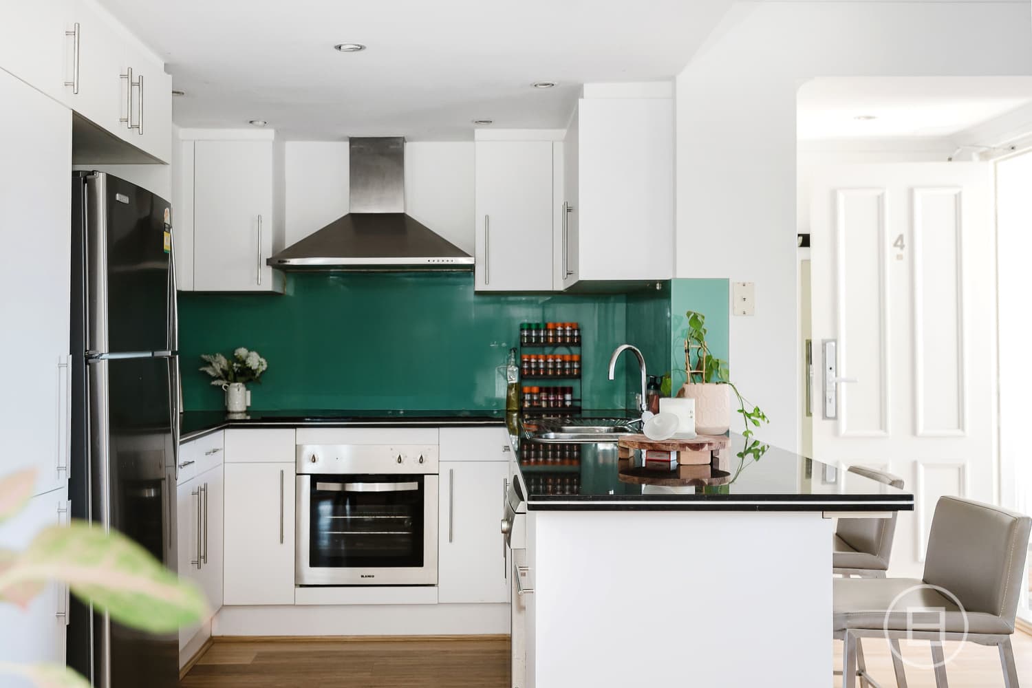 4/1 Dunedin Street, MOUNT HAWTHORN, WA, Mount Hawthorn - Thumbnail 3