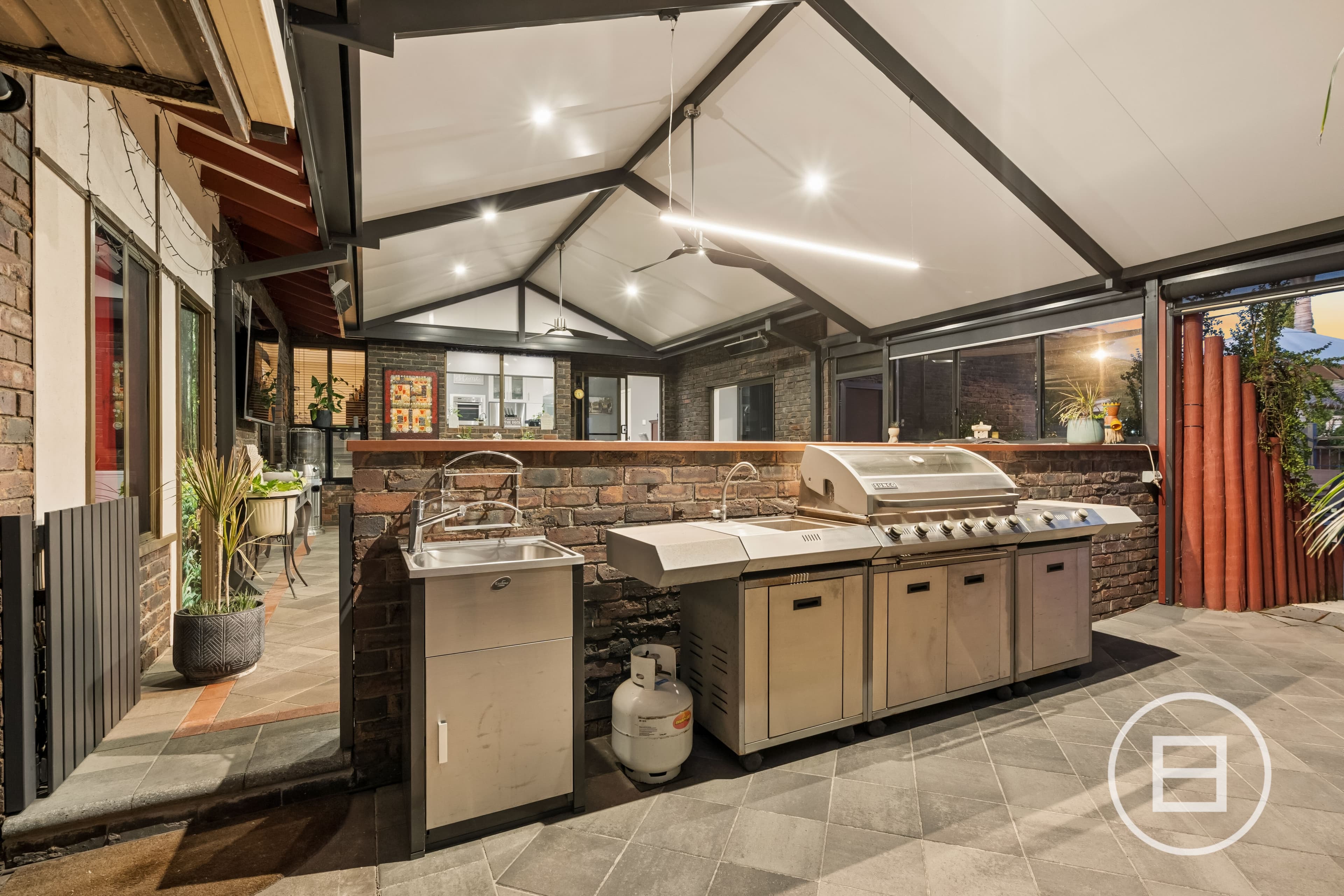 18 Winston Crescent, VIVEASH, WA, Viveash - Thumbnail 6