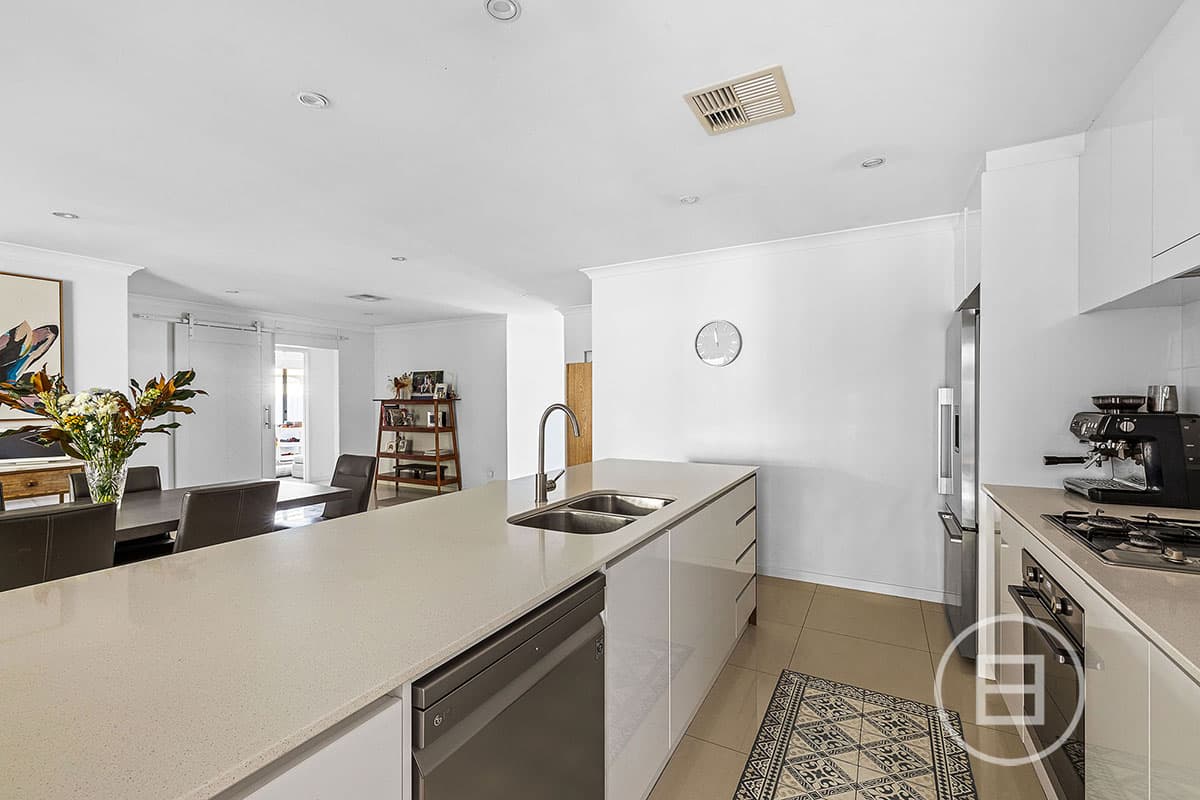 17 Ingvarson Way, BIBRA LAKE, WA, Bibra Lake - Thumbnail 6