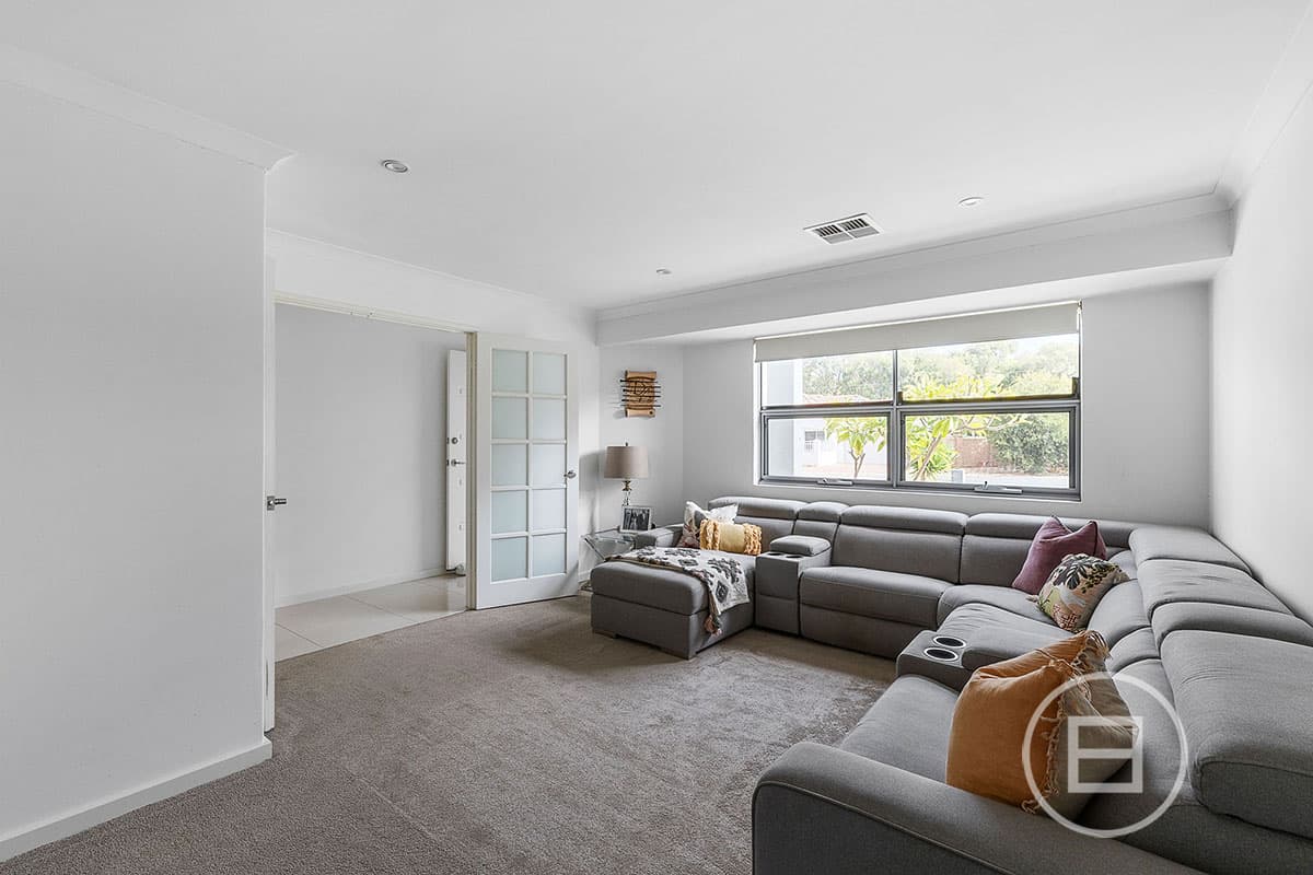 17 Ingvarson Way, BIBRA LAKE, WA, Bibra Lake - Thumbnail 2