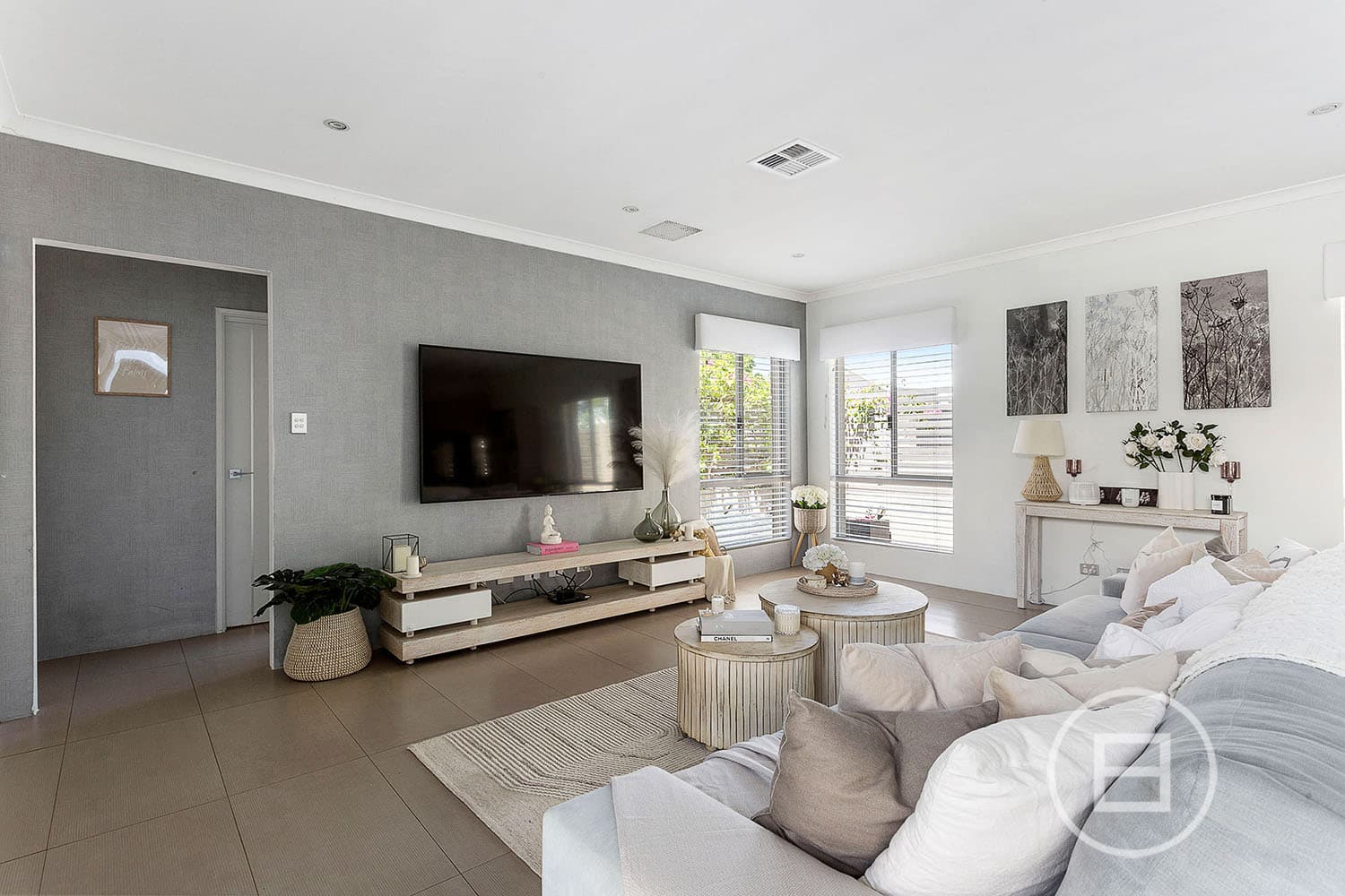 12 Parkfarm Drive, SOUTH GUILDFORD, WA, South Guildford - Thumbnail 7