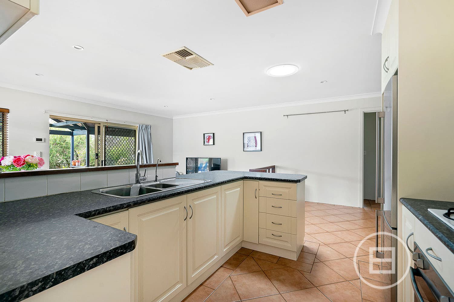 14 Marchant Drive, BIBRA LAKE, WA, Bibra Lake - Thumbnail 8