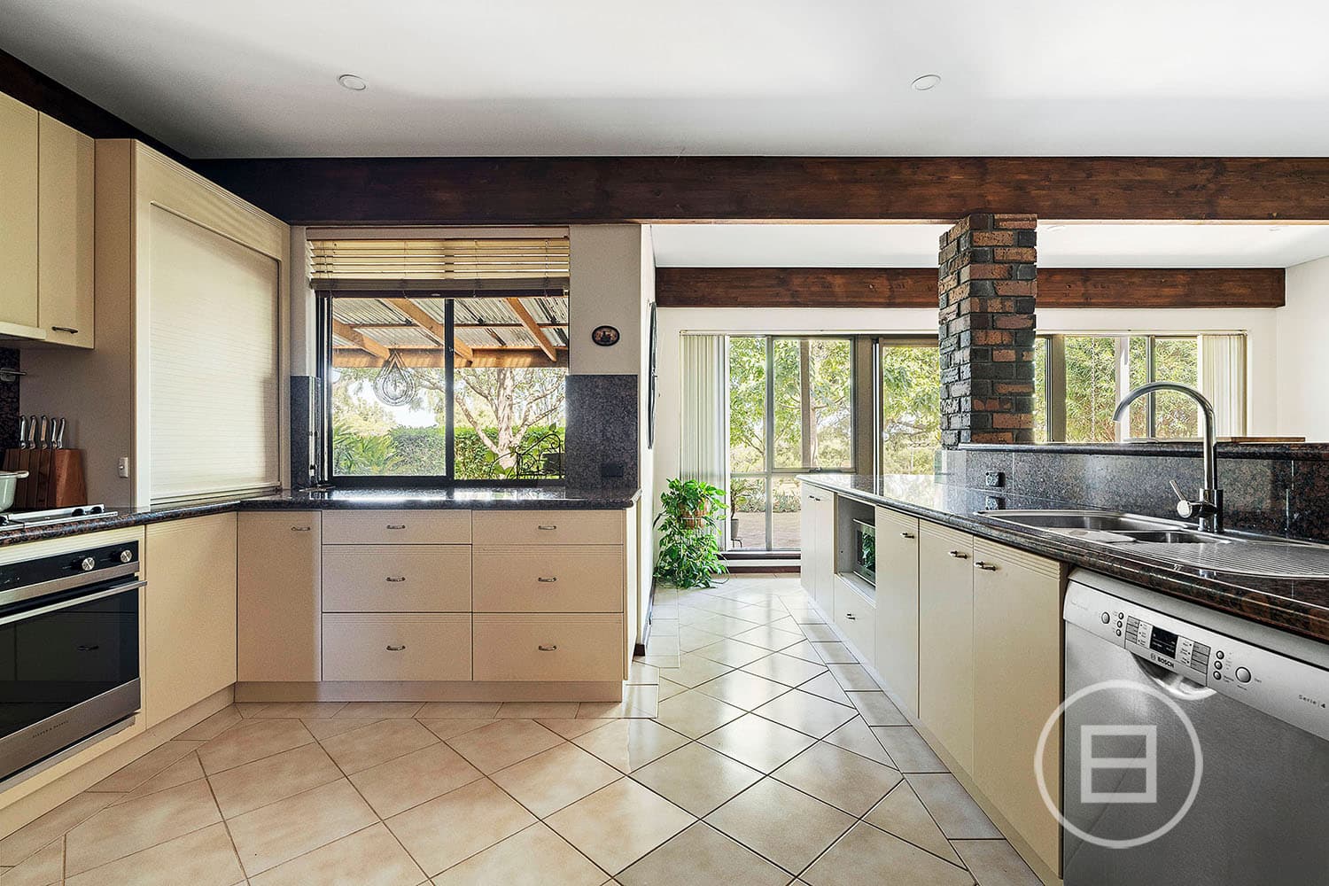 4 Isham Close, CARINE, WA, Carine - Thumbnail 7