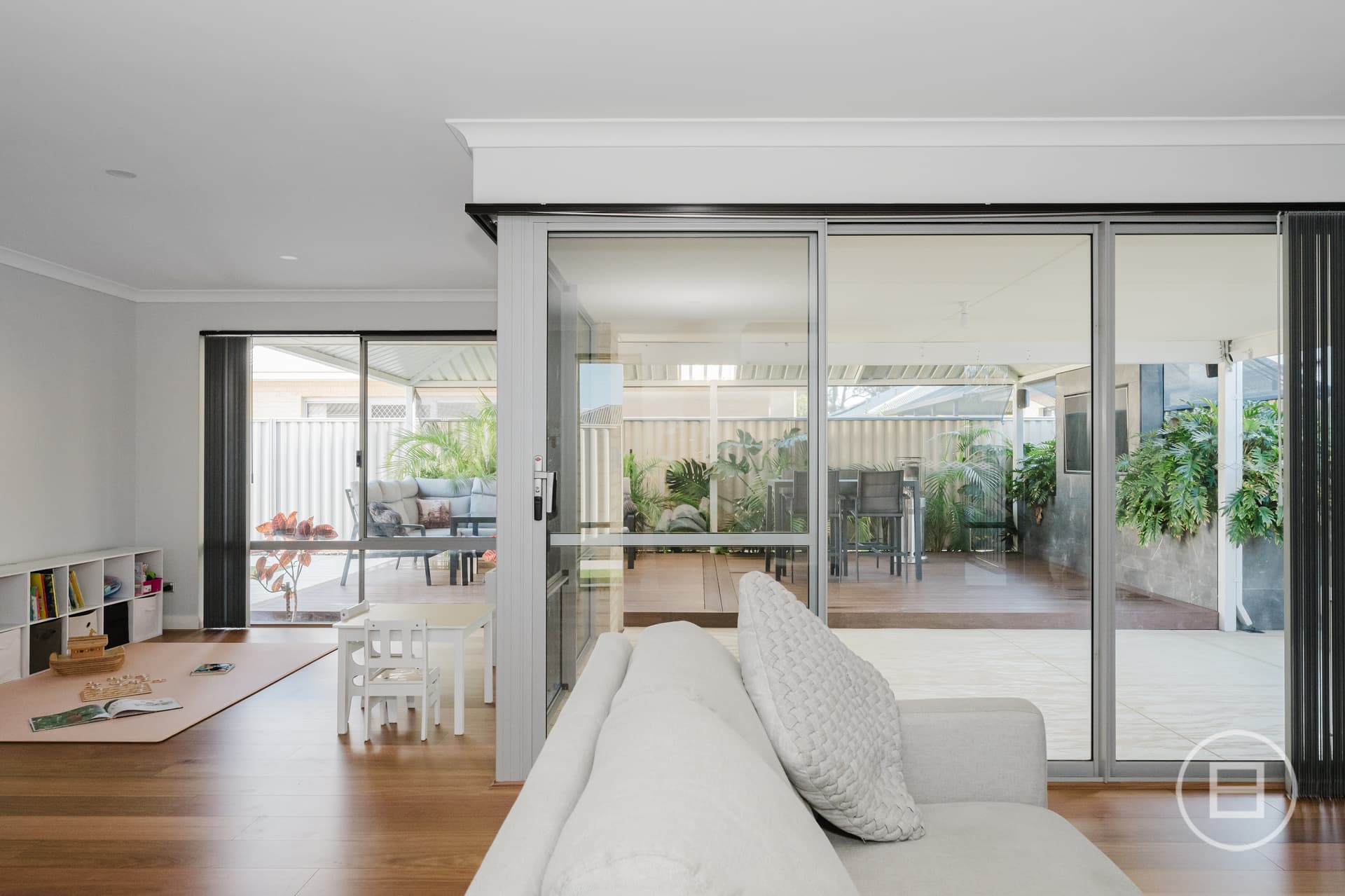 9 Mariposa Boulevard, SECRET HARBOUR, WA, Secret Harbour - Thumbnail 3