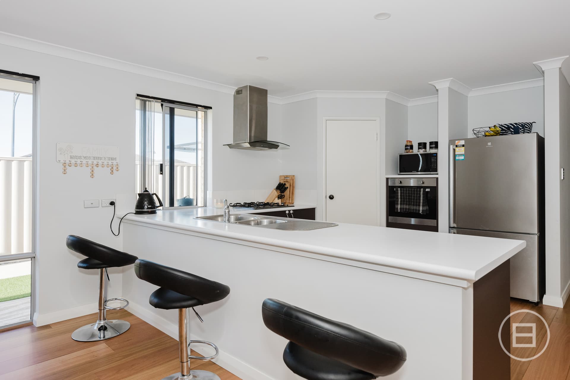 9 Mariposa Boulevard, SECRET HARBOUR, WA, Secret Harbour - Thumbnail 5