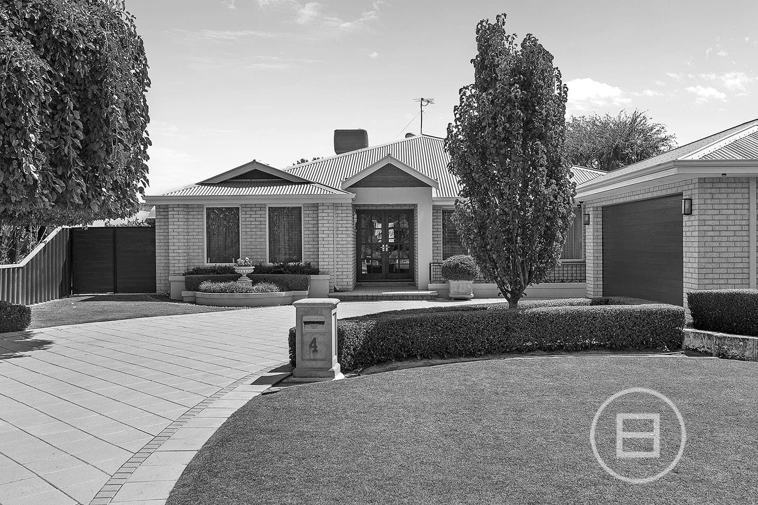 4 Hermitage Street, DUDLEY PARK, WA, Dudley Park - Image 1