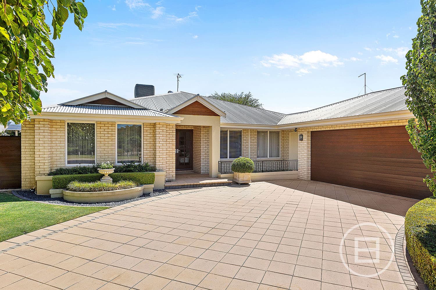 4 Hermitage Street, DUDLEY PARK, WA, Dudley Park - Thumbnail 2