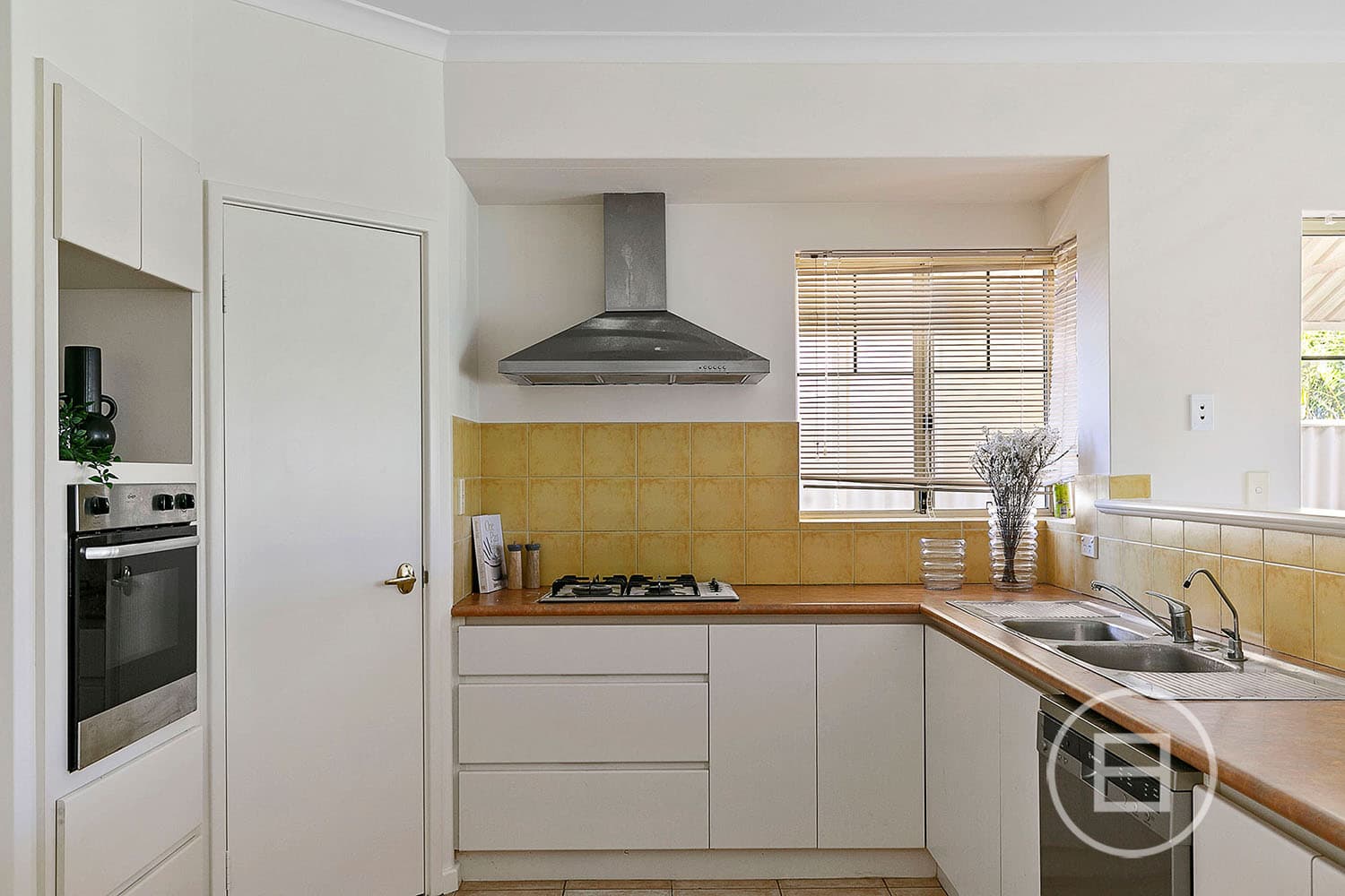 16 Silverton Avenue, BUTLER, WA, Butler - Thumbnail 6